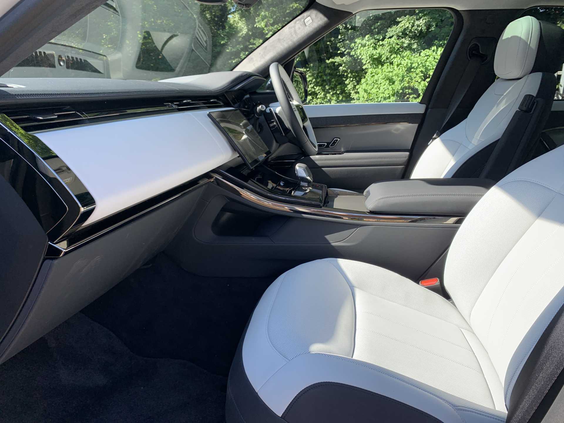 nearly-new-land-rover-range-rover-sport-3-0-p460e-autobiography-5dr