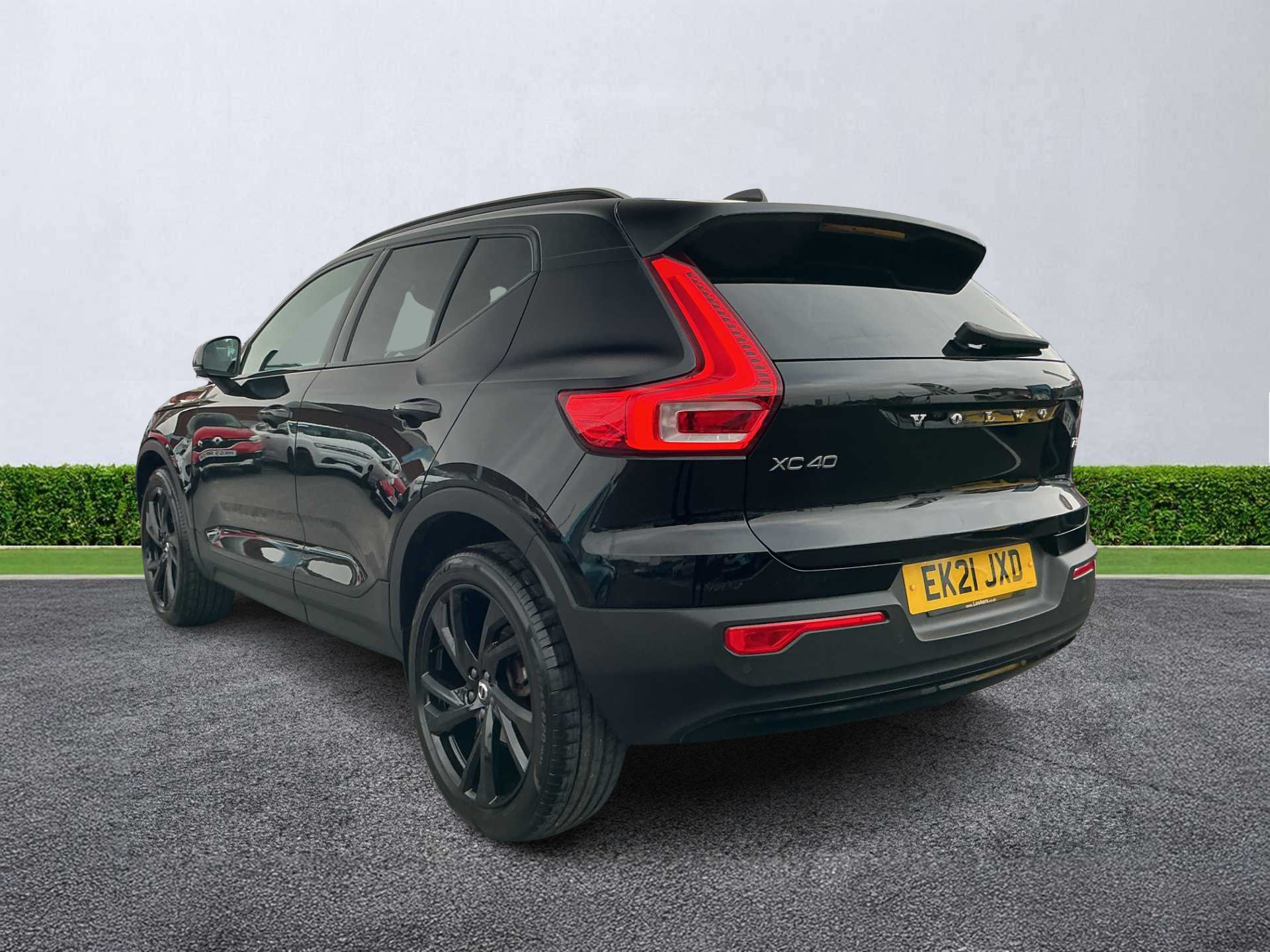 Used VOLVO XC40 1.5 T3 [163] R Design Pro 5Dr Geartronic 2021 | Lookers ...