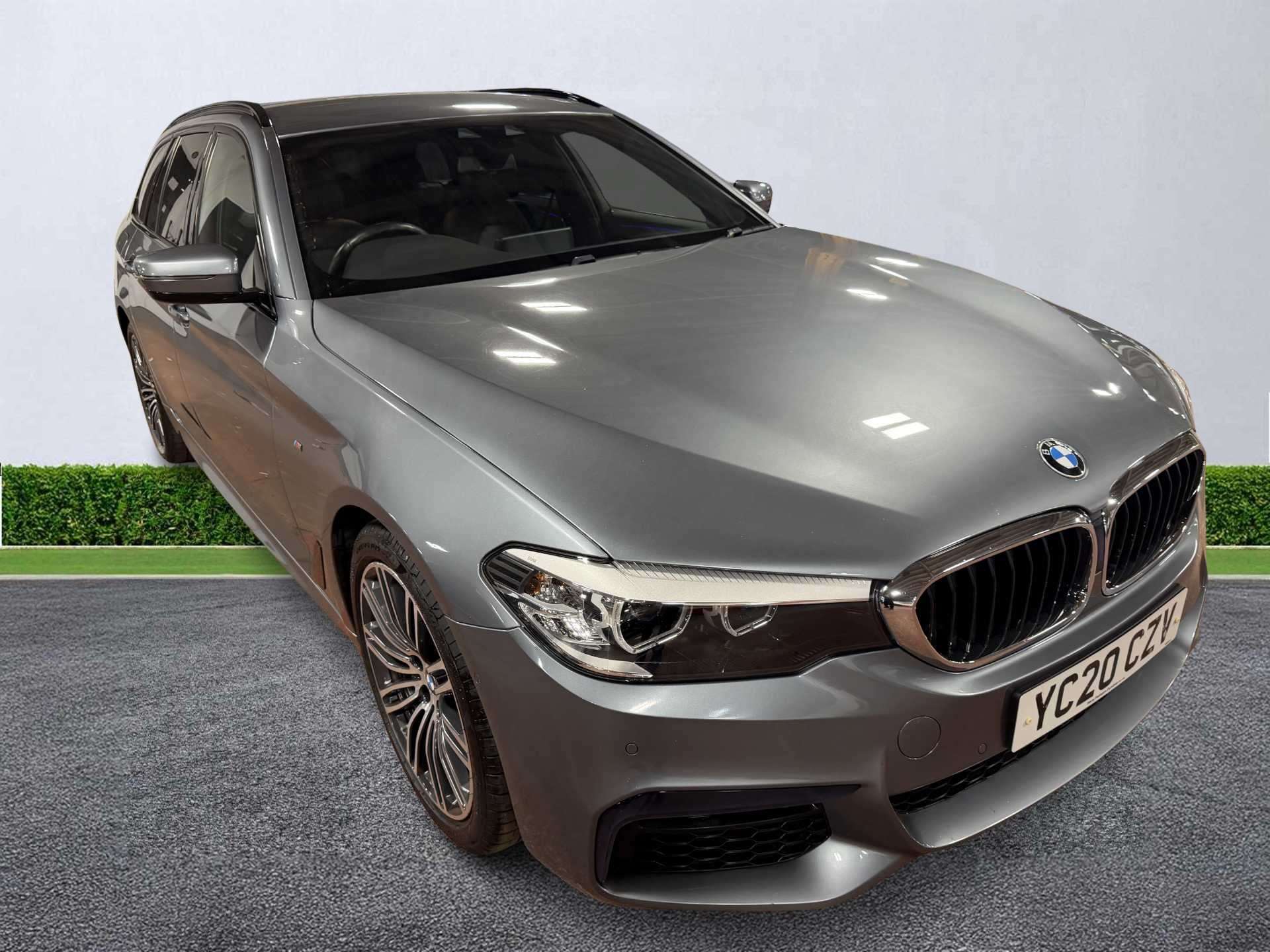 BMW 5 SERIES DIESEL TOURING 520D Mht M Sport 5Dr Auto