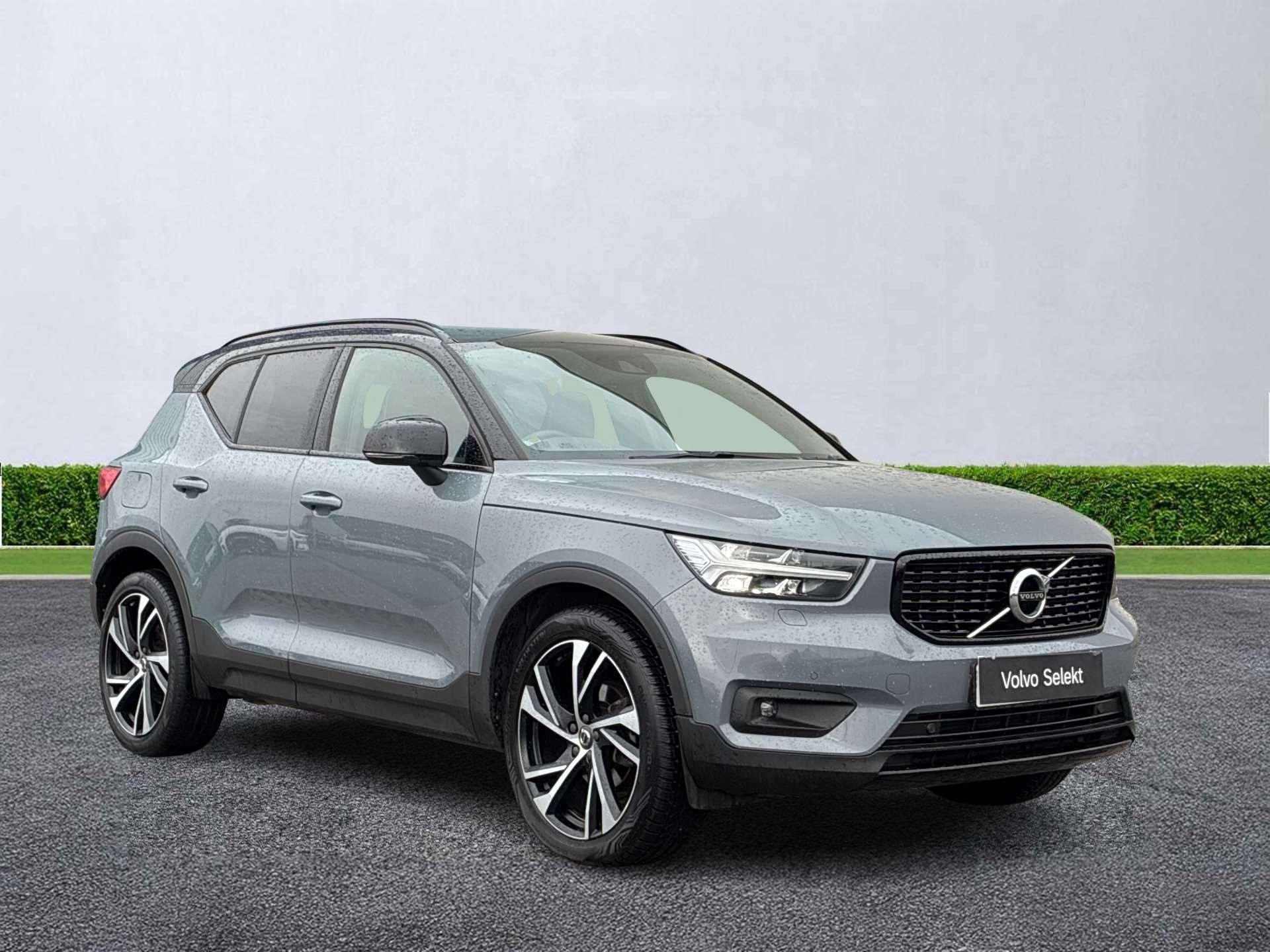VOLVO XC40 DIESEL ESTATE 2.0 D3 R Design Pro 5Dr Geartronic