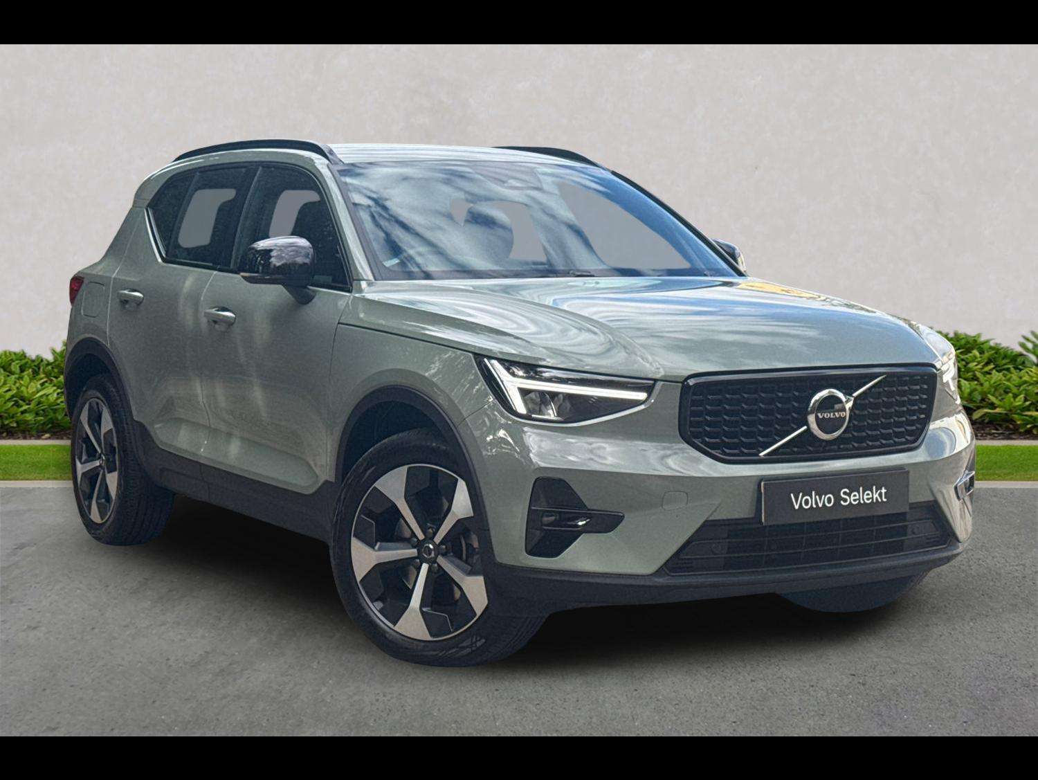 VOLVO XC40 ESTATE 2.0 B3P Plus Dark 5Dr Auto