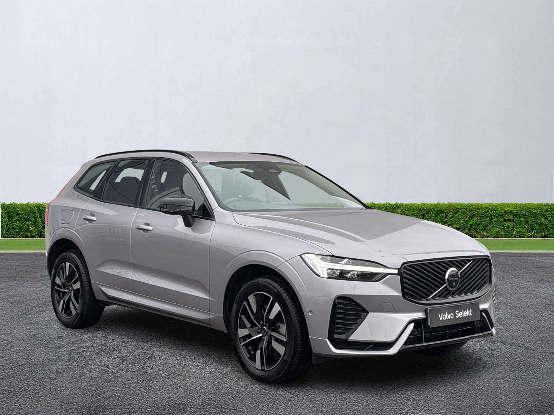VOLVO XC60 ESTATE 2.0 B5P Plus Dark 5Dr Awd Geartronic