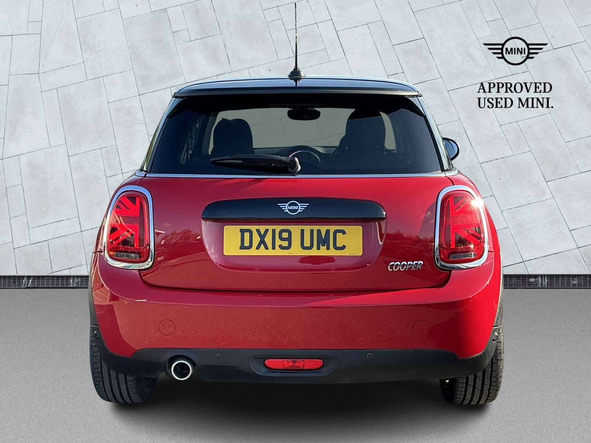 Mini Hatch Rear Used MINI HATCHBACK 1.5 Cooper Classic Ii 3Dr 2019 | Lookers MINI
