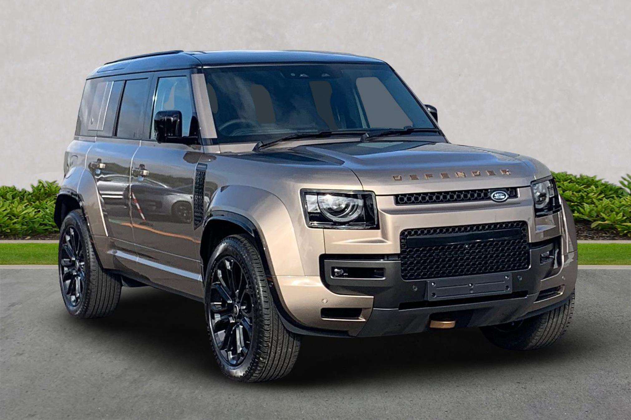 LAND ROVER DEFENDER ESTATE 4.4 P635 Octa 110 5Dr Auto