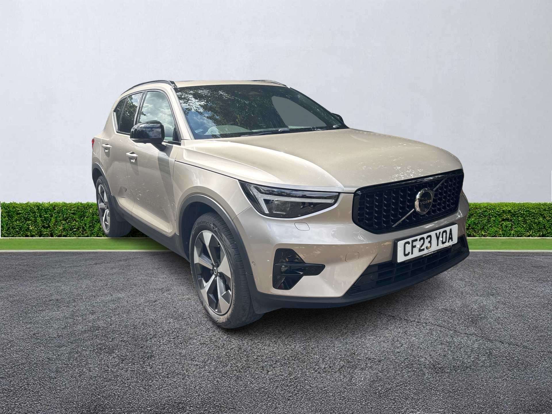 2023 Volvo XC40