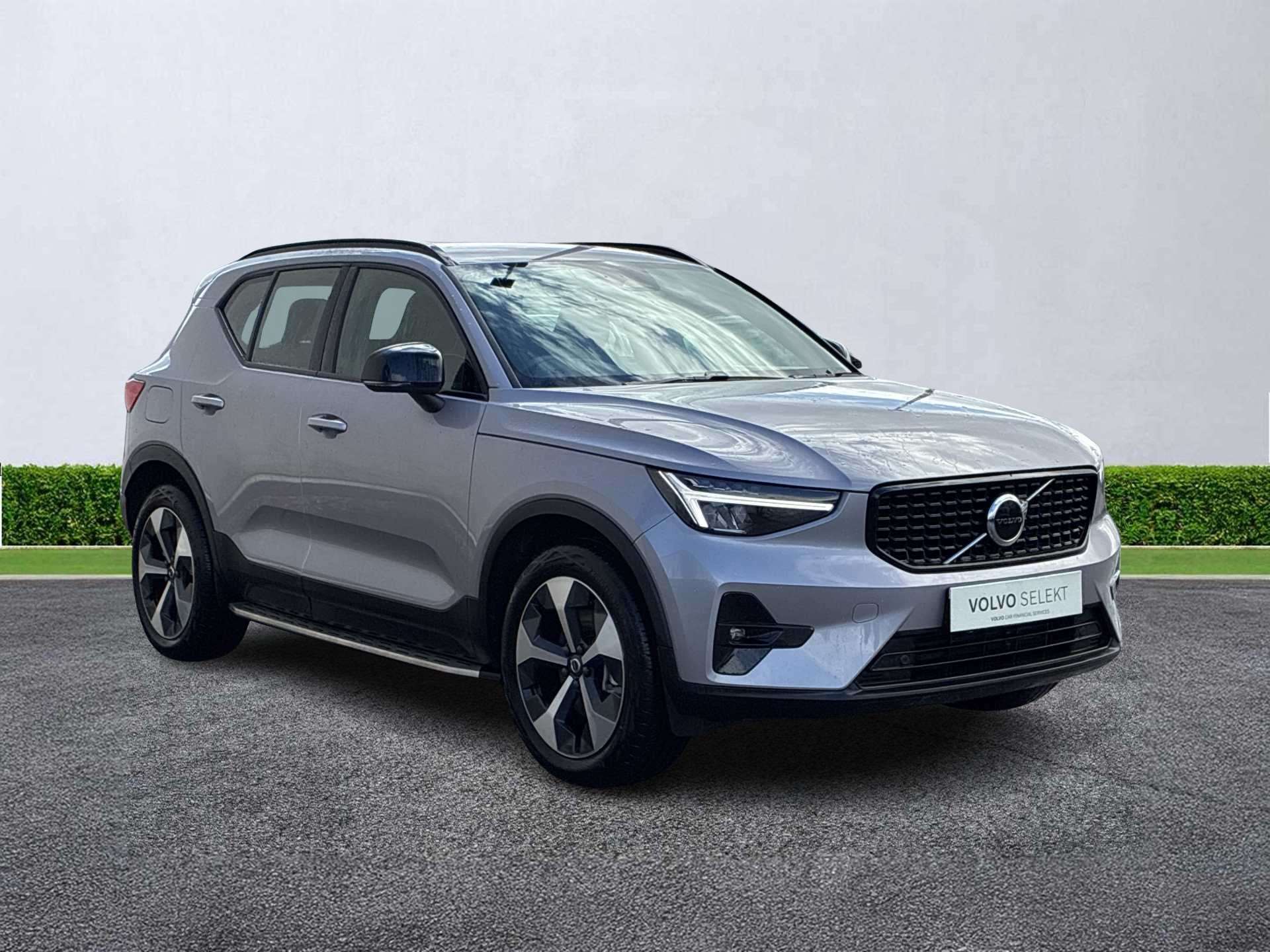 VOLVO XC40 ESTATE 2.0 B4P Plus Dark 5Dr Auto