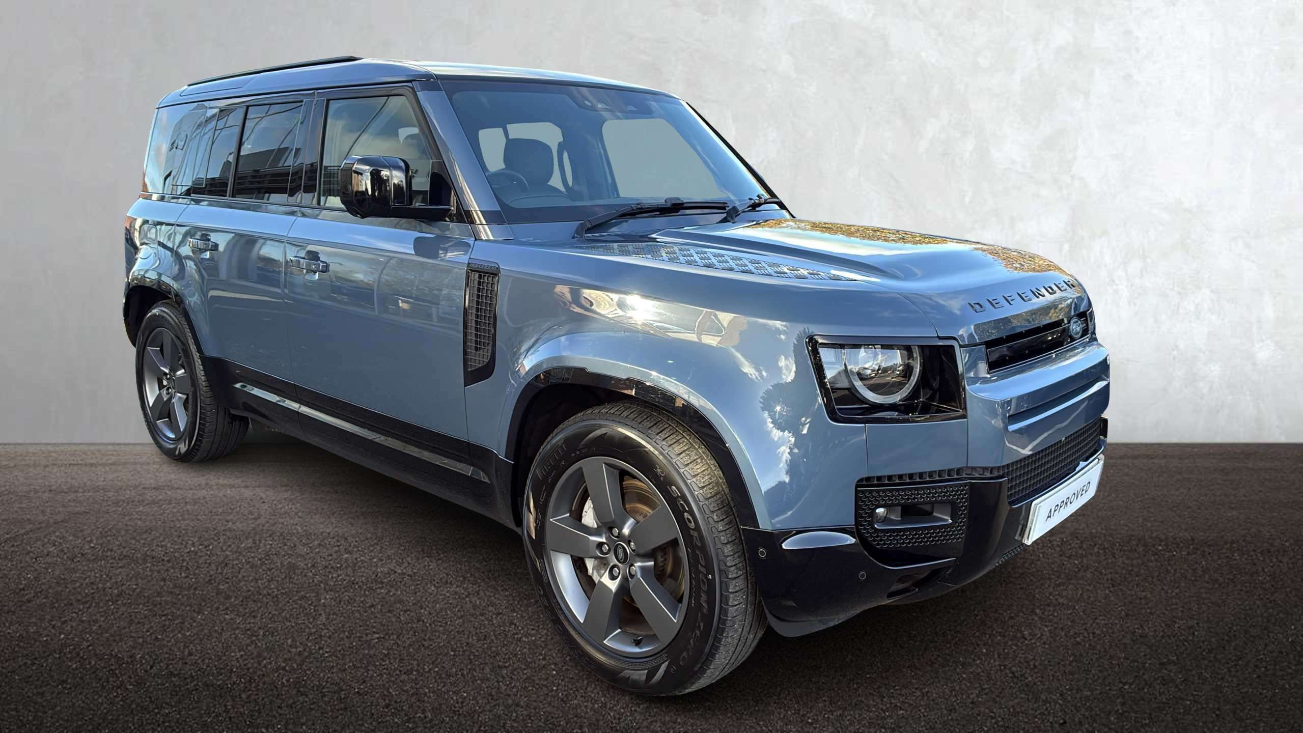 LAND ROVER DEFENDER ESTATE 2.0 P300e X-Dynamic HSE 110 5dr Auto