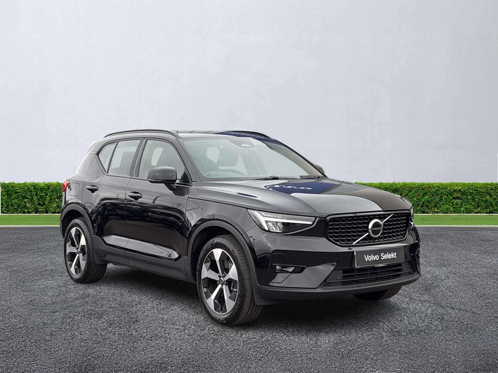 VOLVO XC40 ESTATE 2.0 B4P Plus Dark 5Dr Auto