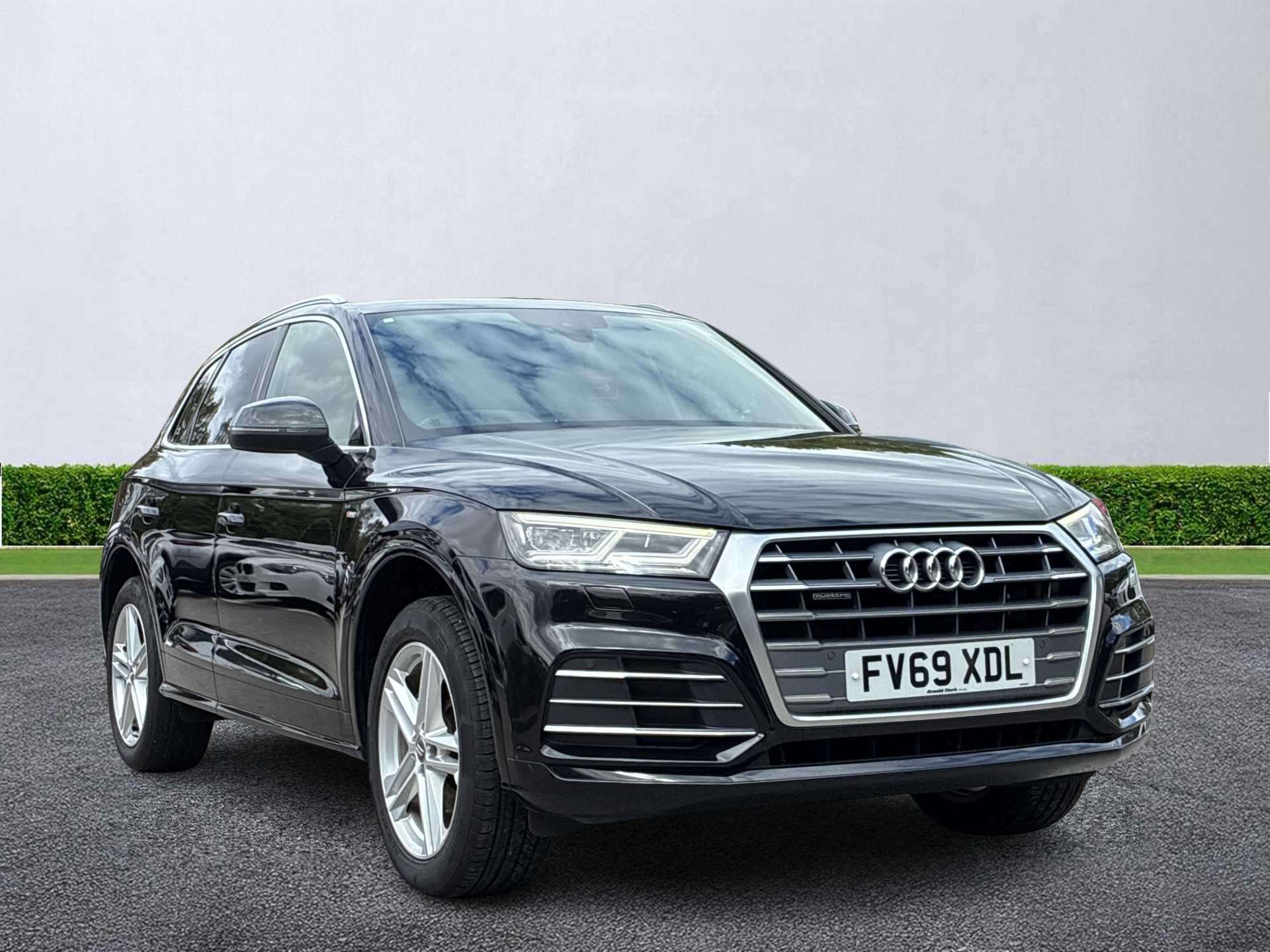 AUDI Q5 DIESEL ESTATE 40 Tdi Quattro S Line 5Dr S Tronic
