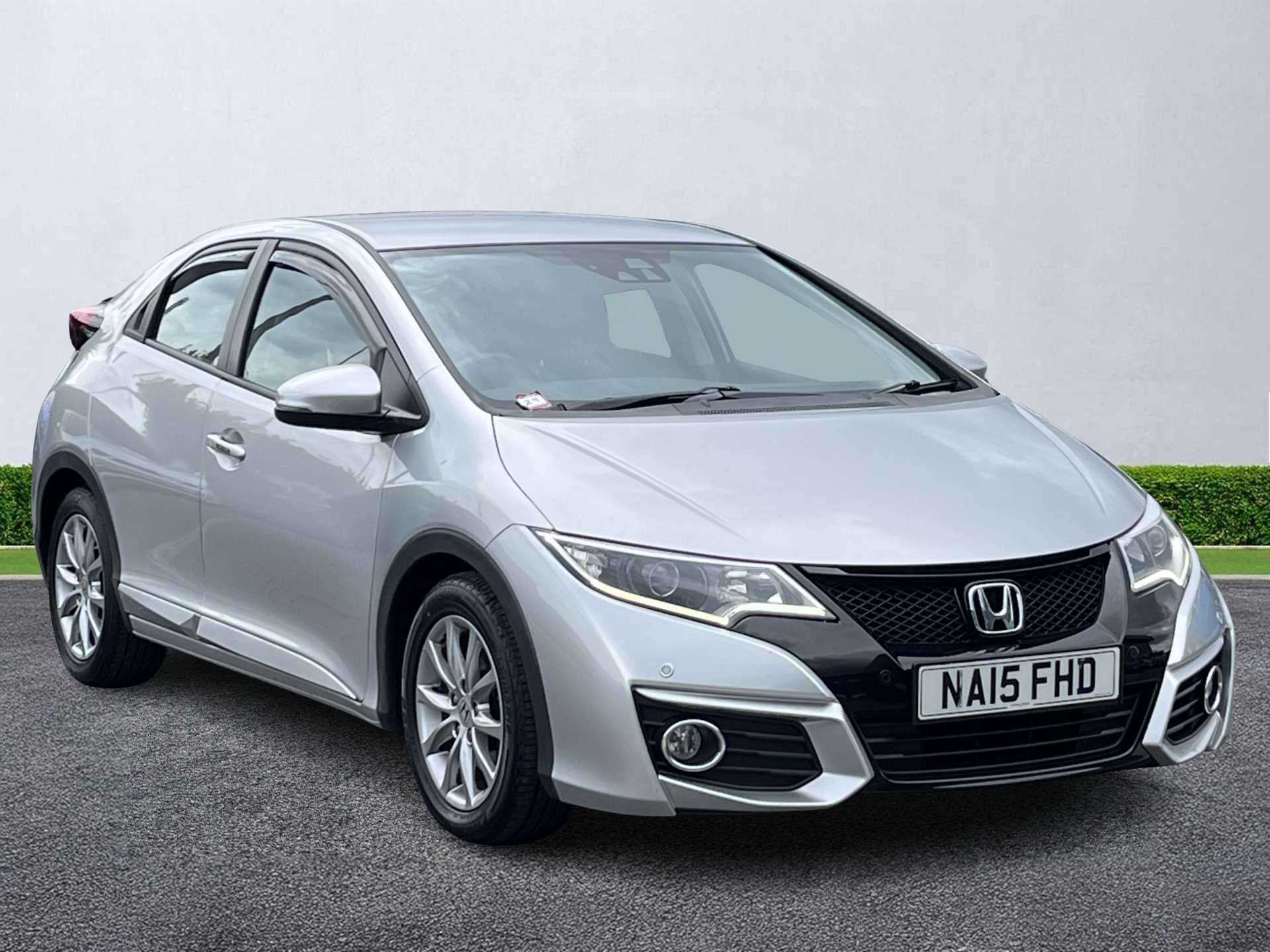 2015 HONDA CIVIC DIESEL HATCHBACK 2015 1.6 I DTEC SE PLUS 5DR NAV SATELLITE NAVIGATION... photo