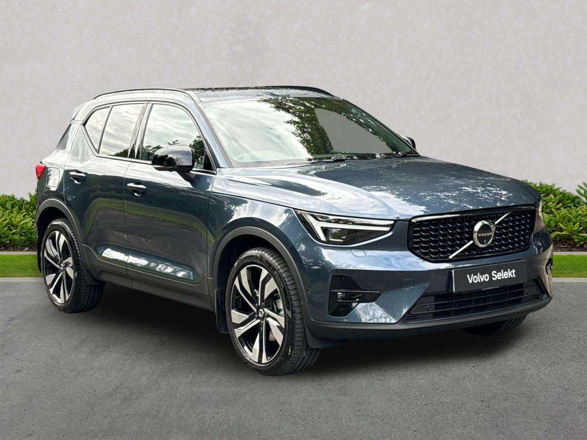 VOLVO XC40 ESTATE 2.0 B4P Ultra Dark 5Dr Auto