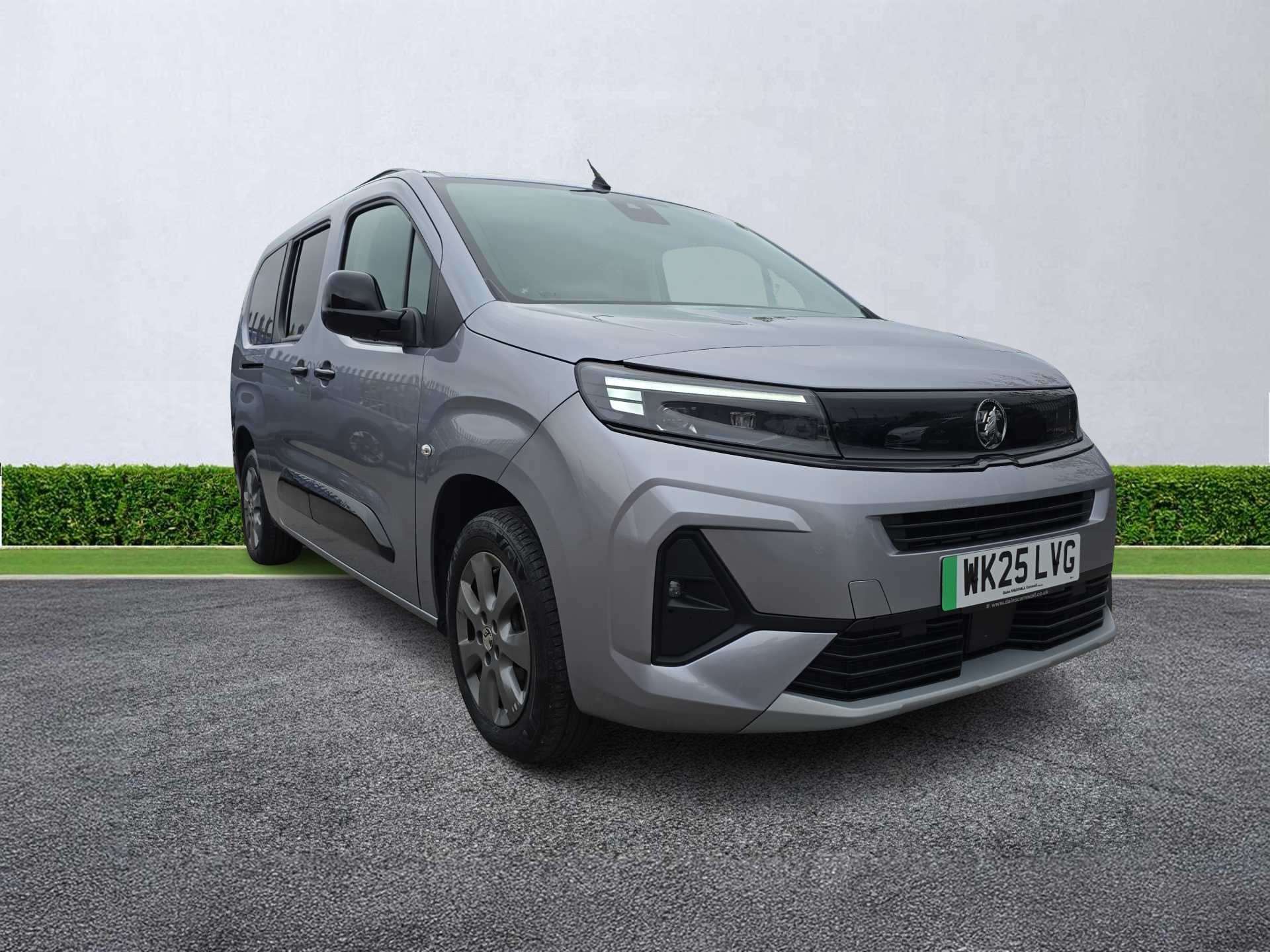 VAUXHALL COMBO LIFE ELECTRIC ESTATE 100Kw Ultimate Xl 52Kwh 5Dr Auto
