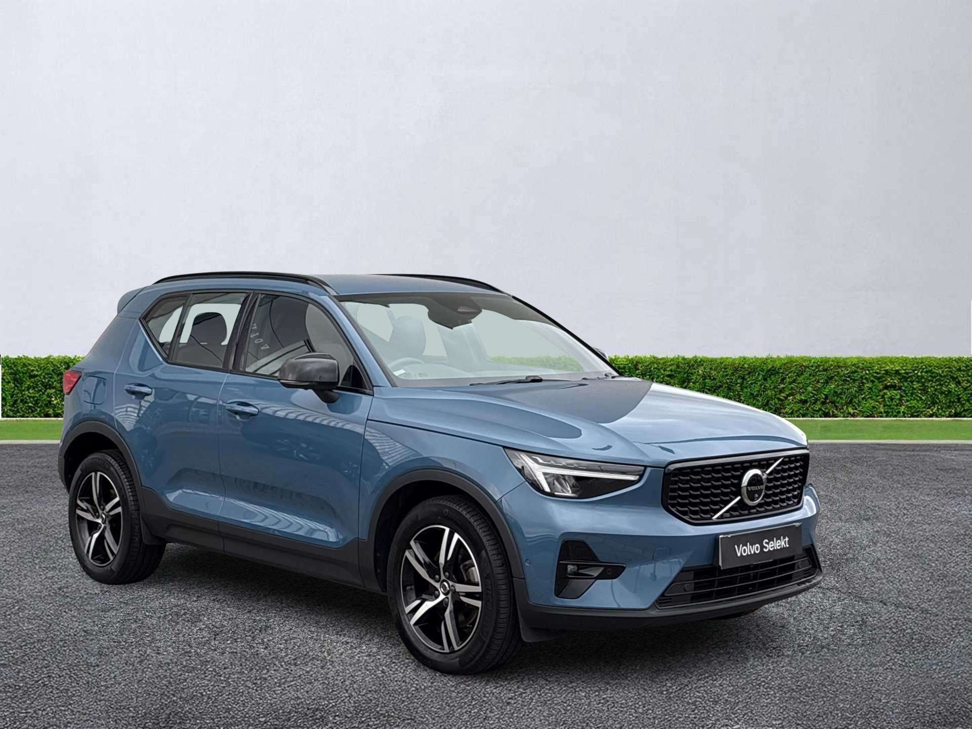 2023 Volvo XC40