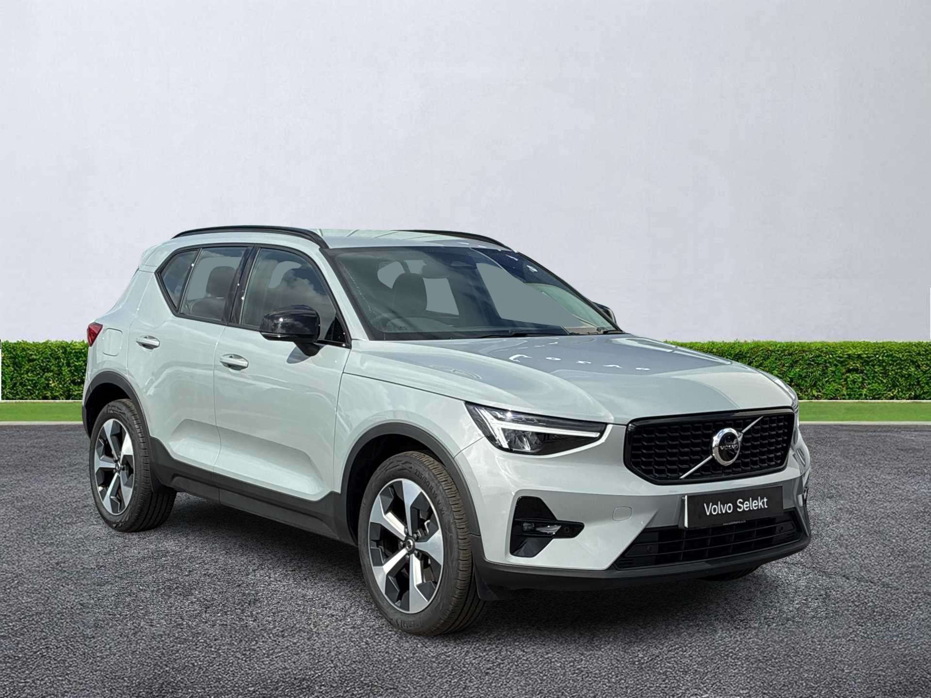 VOLVO XC40 ESTATE 2.0 B3P Plus Dark 5Dr Auto