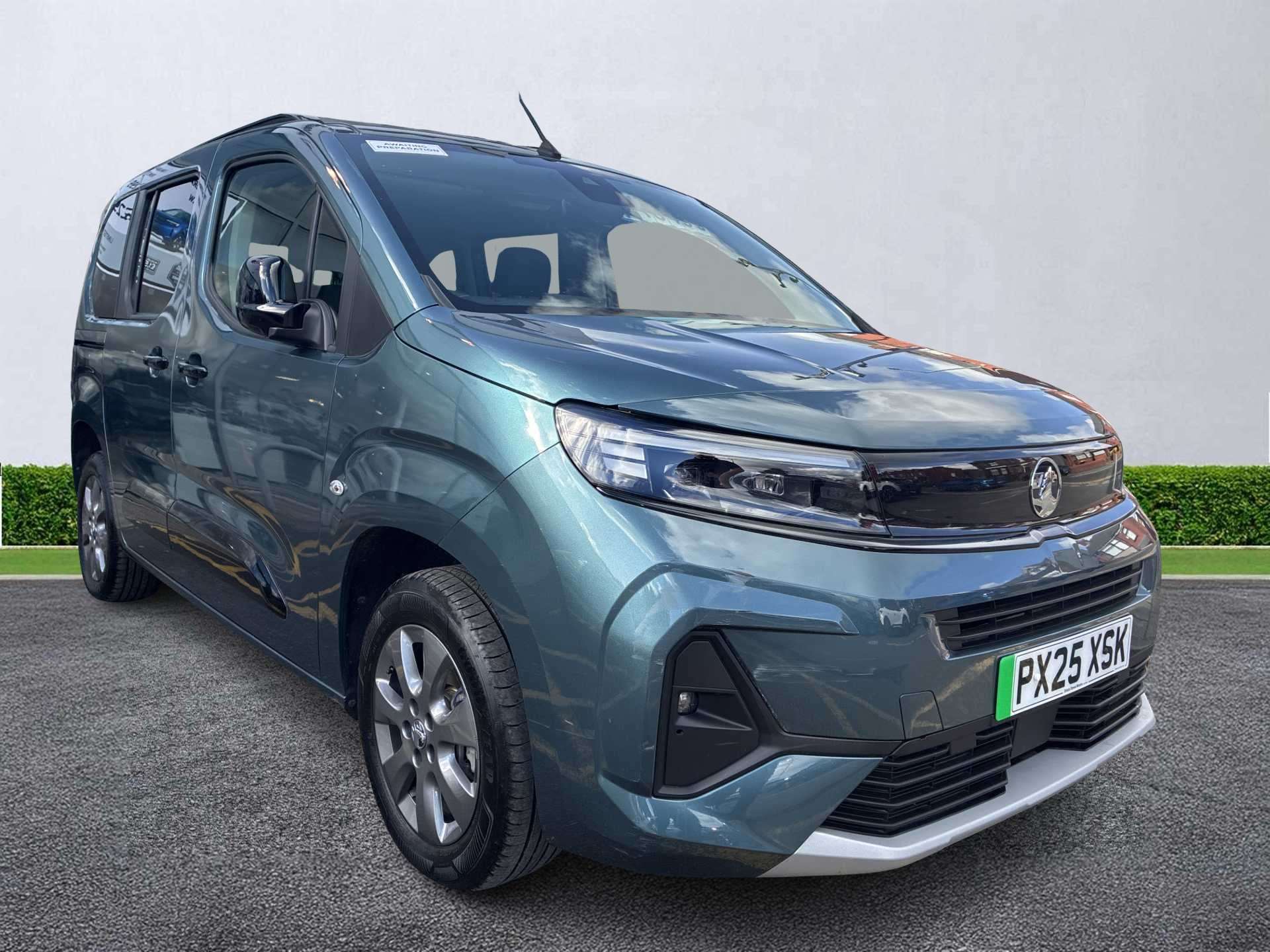 VAUXHALL COMBO LIFE ELECTRIC ESTATE 100Kw Ultimate 52Kwh 5Dr Auto