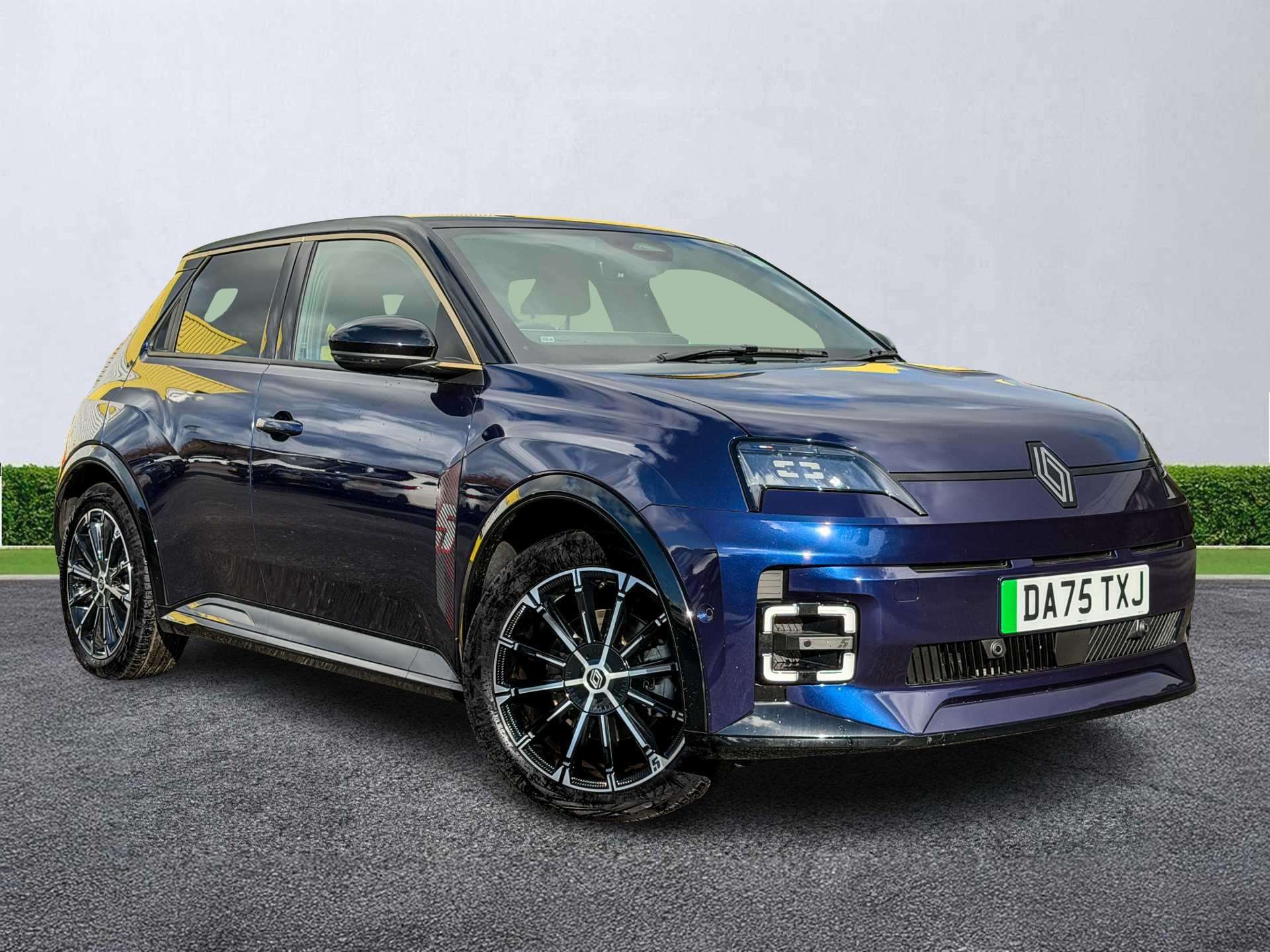 RENAULT 5 E-TECH HATCHBACK 110Kw Iconic Five Comfort Range 52Kwh 5Dr Auto