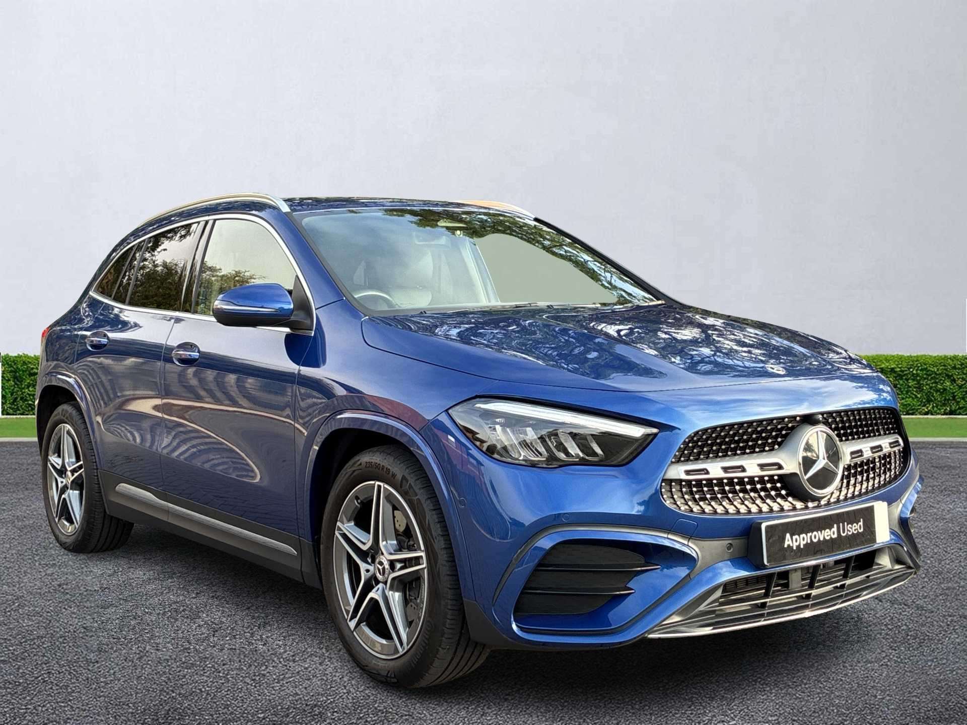 MERCEDES-BENZ GLA HATCHBACK Gla 200 Amg Line Executive 5Dr Auto