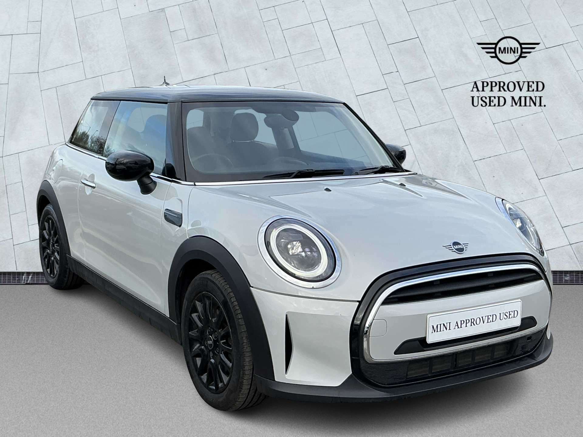 2022 MINI Mini 1.5 Cooper Classic Hatchback 3d