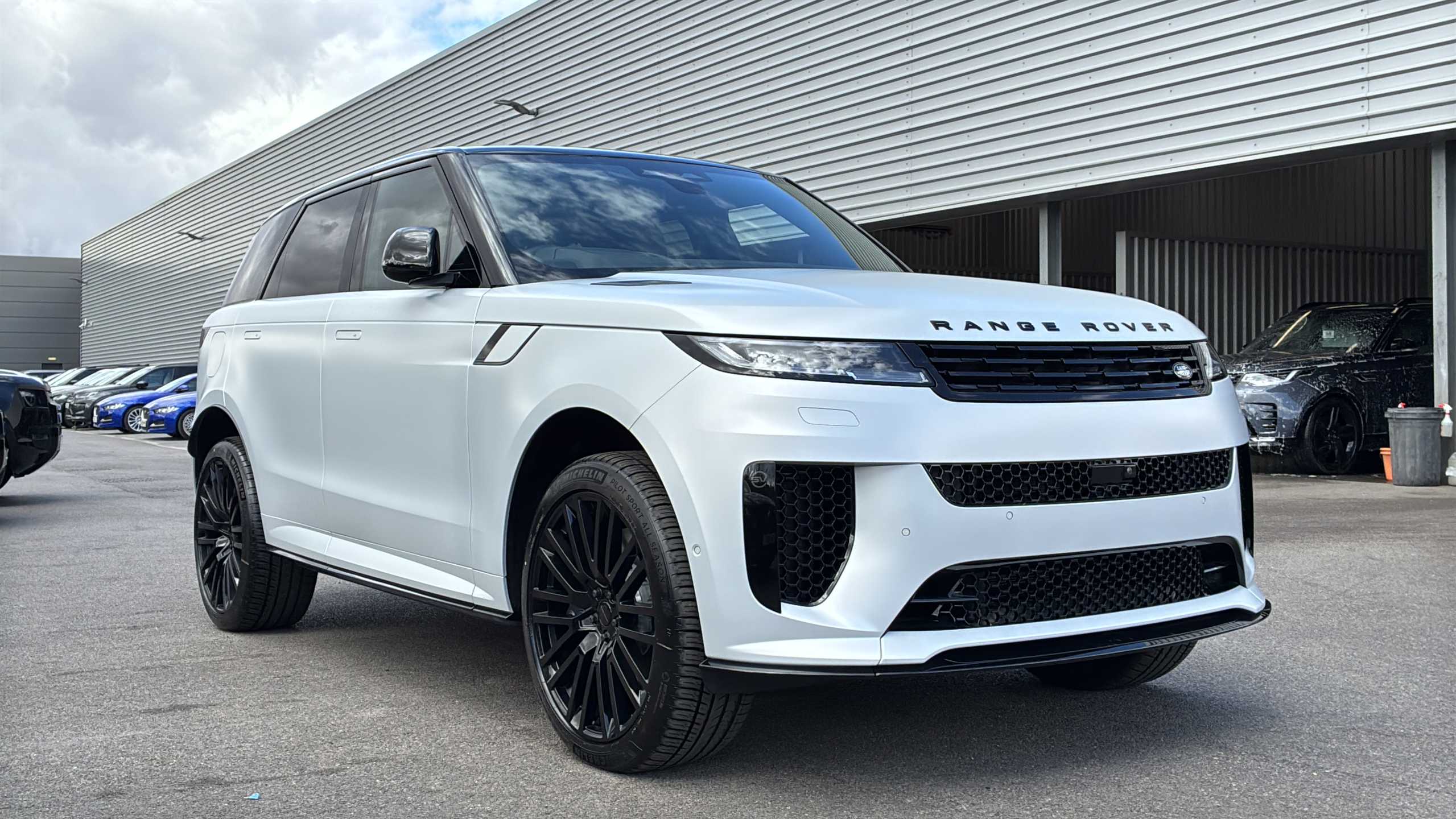 LAND ROVER RANGE ROVER SPORT ESTATE SPECIAL EDITIONS 4.4 P635 V8 Sv Ultimate Edition 5Dr Auto