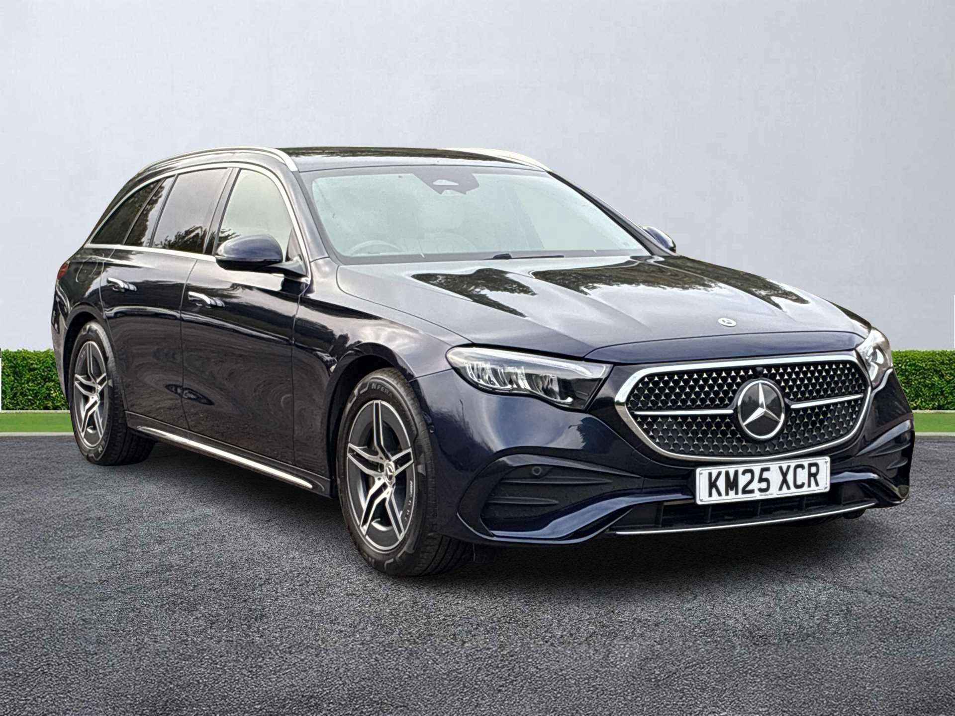 MERCEDES-BENZ E CLASS ESTATE E200 Amg Line 5Dr 9G-Tronic