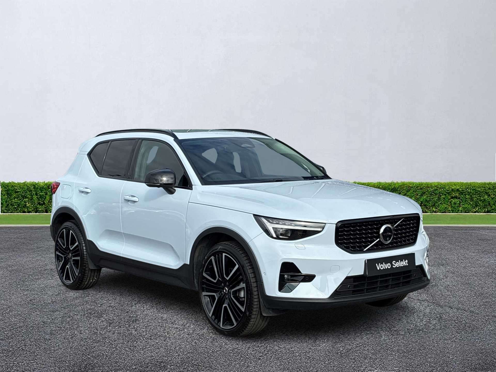 VOLVO XC40 ESTATE 2.0 B3P Ultra Dark 5Dr Auto