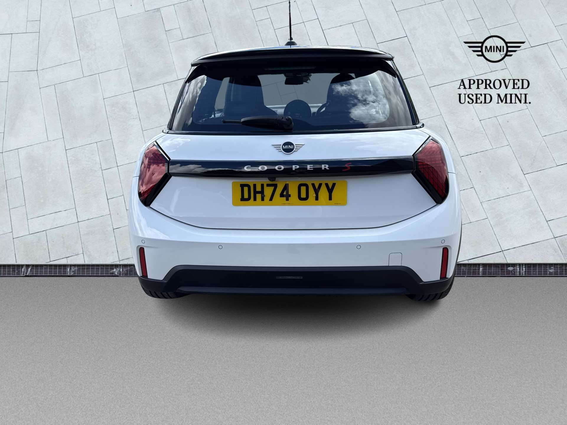 Used MINI COOPER 2.0 S Exclusive 3Dr Auto 2024 | Lookers MINI