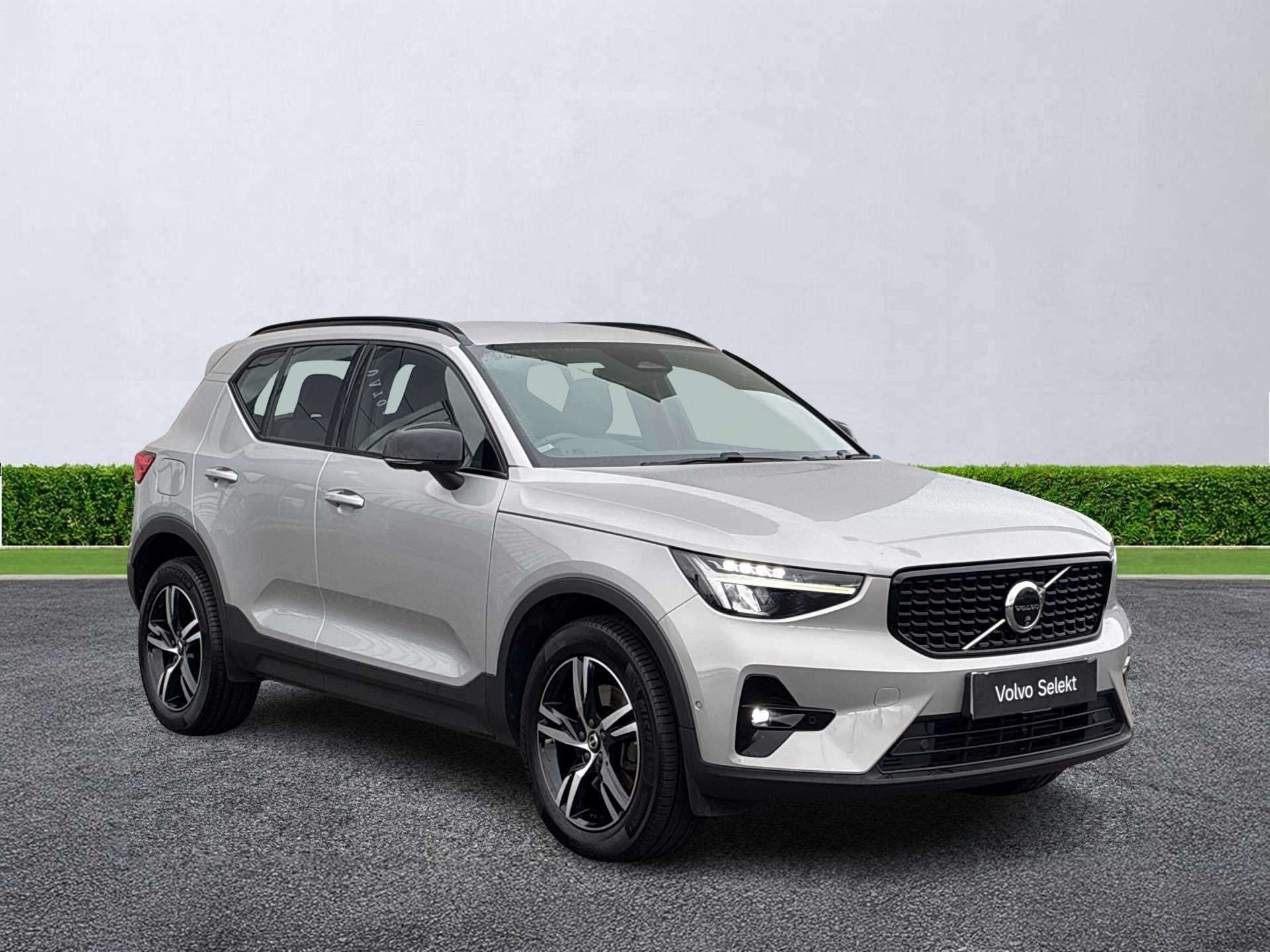 VOLVO XC40 ESTATE 2.0 B3P Plus Dark 5Dr Auto