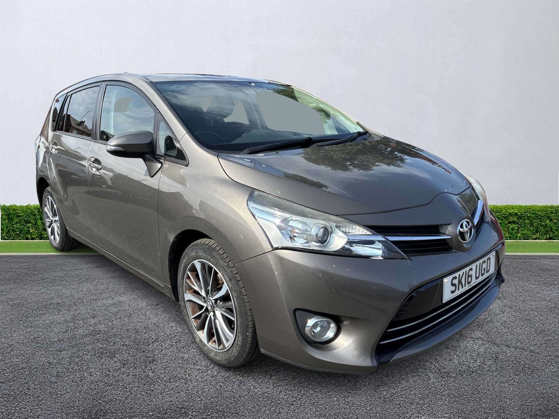 2016 TOYOTA VERSO