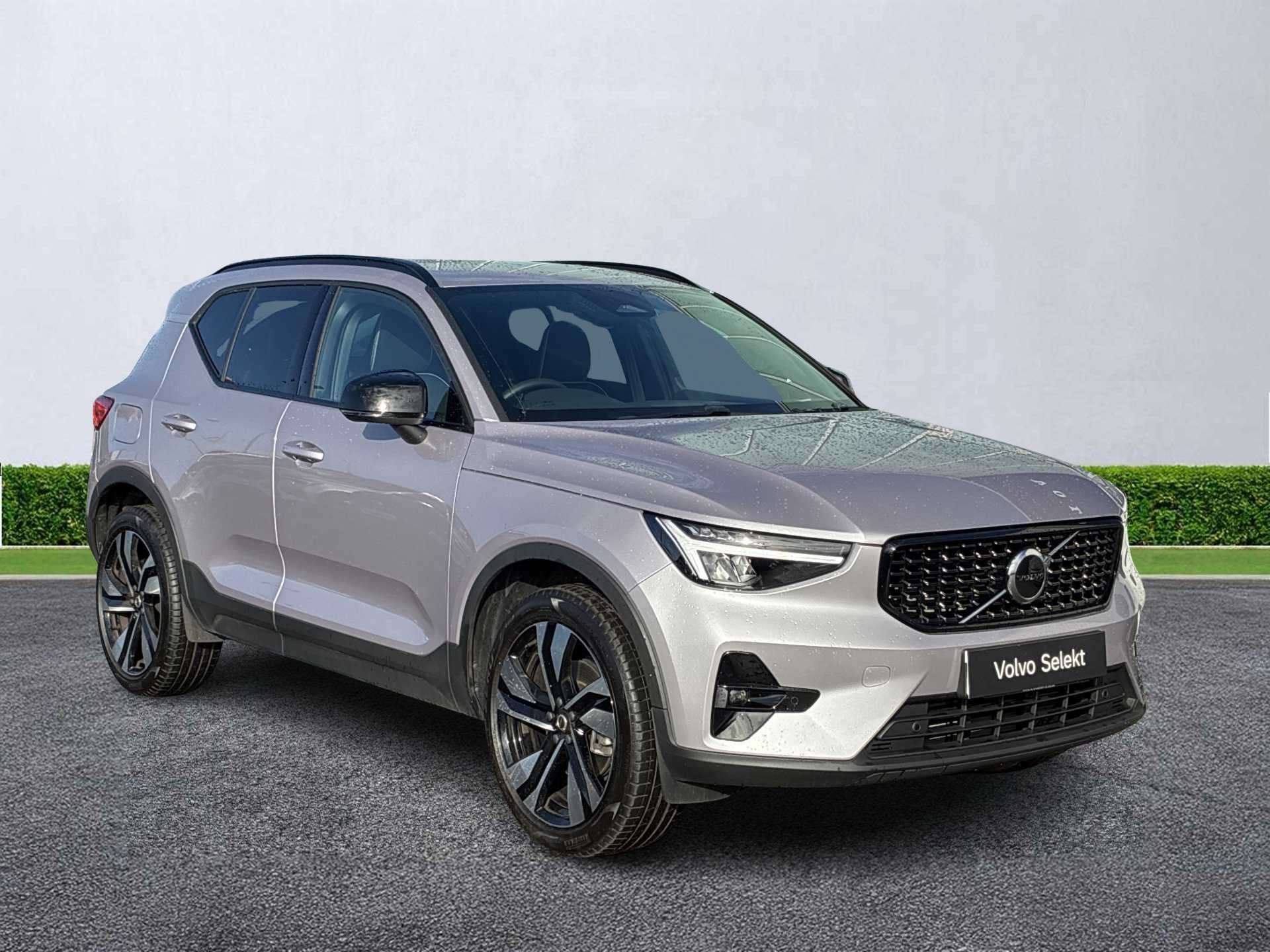 VOLVO XC40 ESTATE 2.0 B3P Plus Dark 5Dr Auto