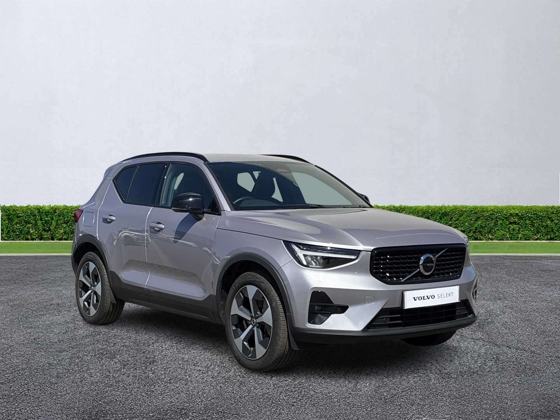 VOLVO XC40 ESTATE 2.0 B3P Plus Dark 5Dr Auto