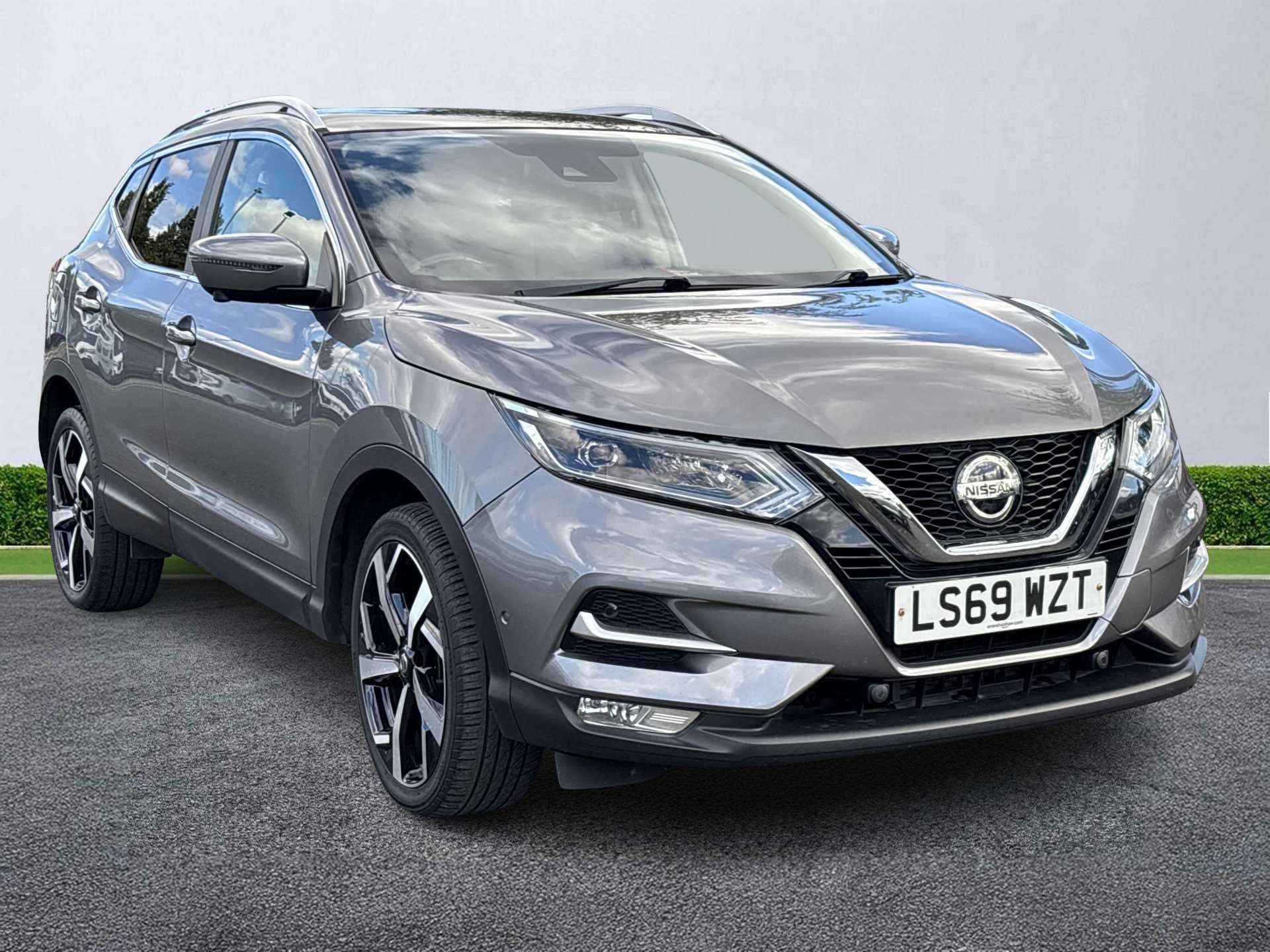 NISSAN QASHQAI HATCHBACK 1.3 Dig-T Tekna 5Dr