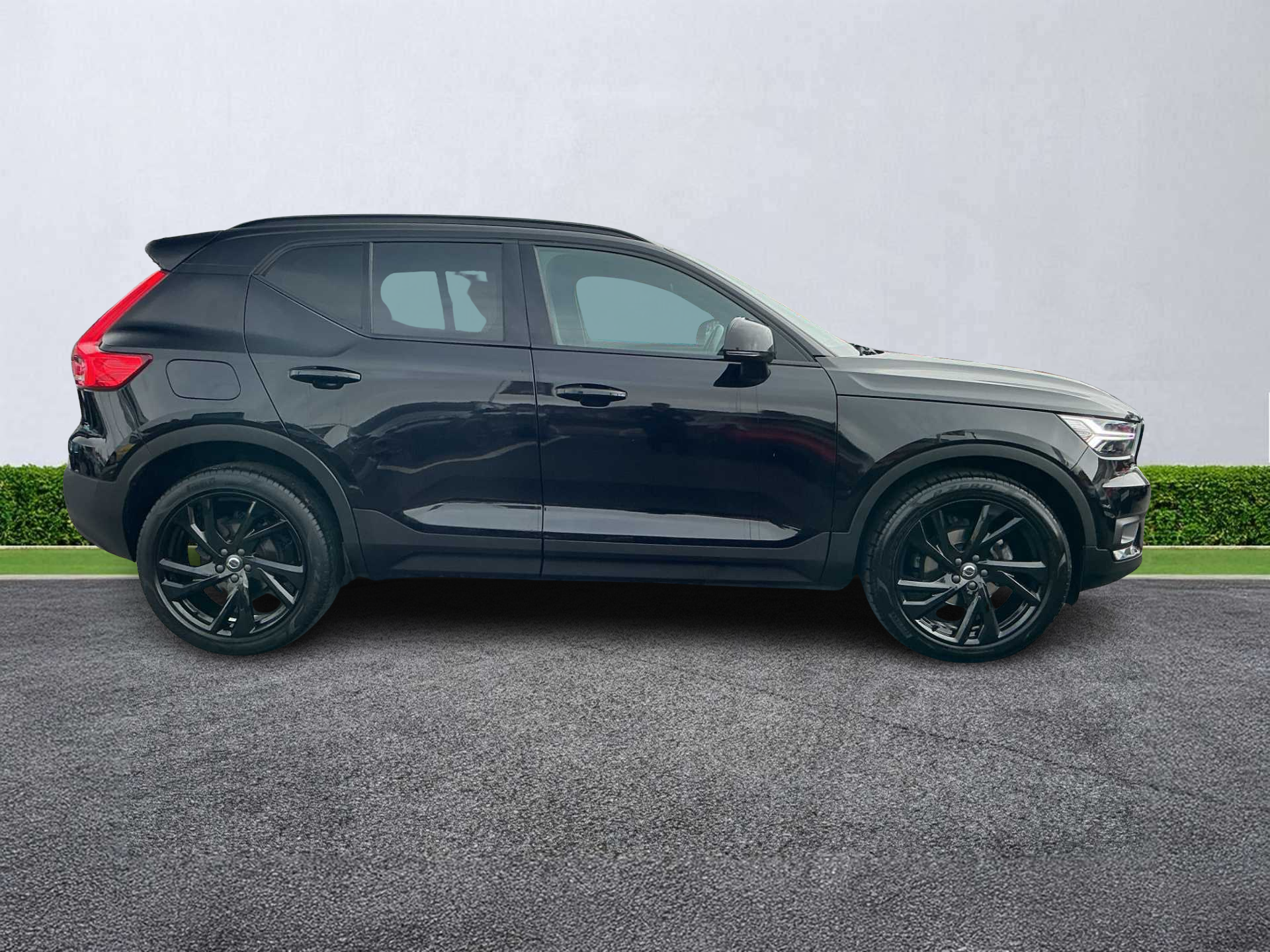 Used VOLVO XC40 1.5 T3 [163] R Design Pro 5Dr Geartronic 2021 | Lookers ...