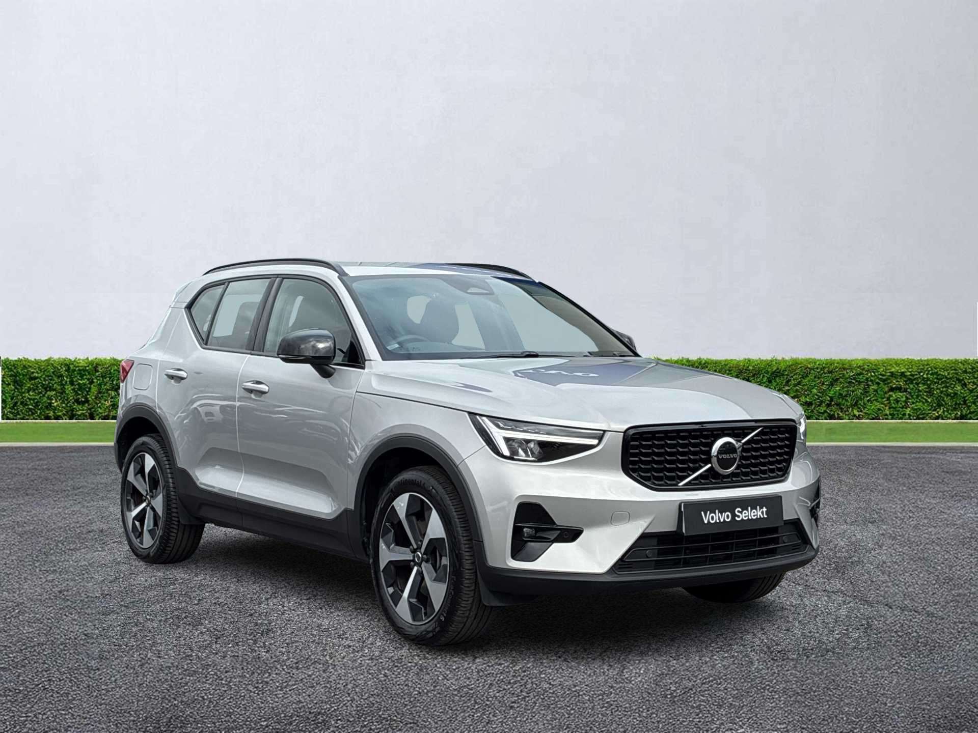 VOLVO XC40 ESTATE 2.0 B3P Plus Dark 5Dr Auto