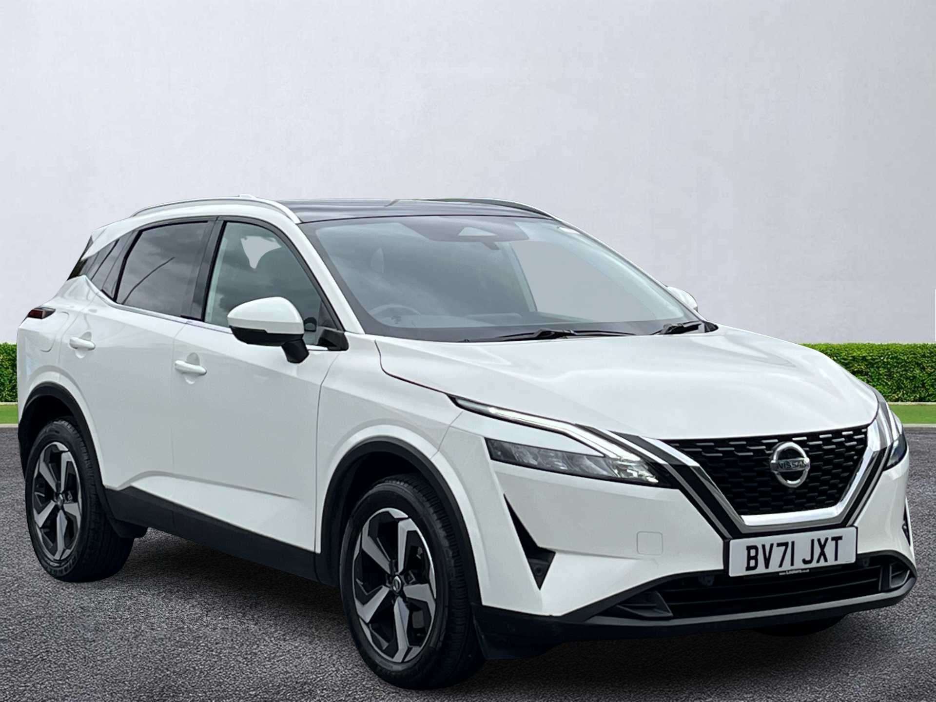 NISSAN QASHQAI HATCHBACK 1.3 Dig-T Mh 158 N-Connecta 5Dr Xtronic