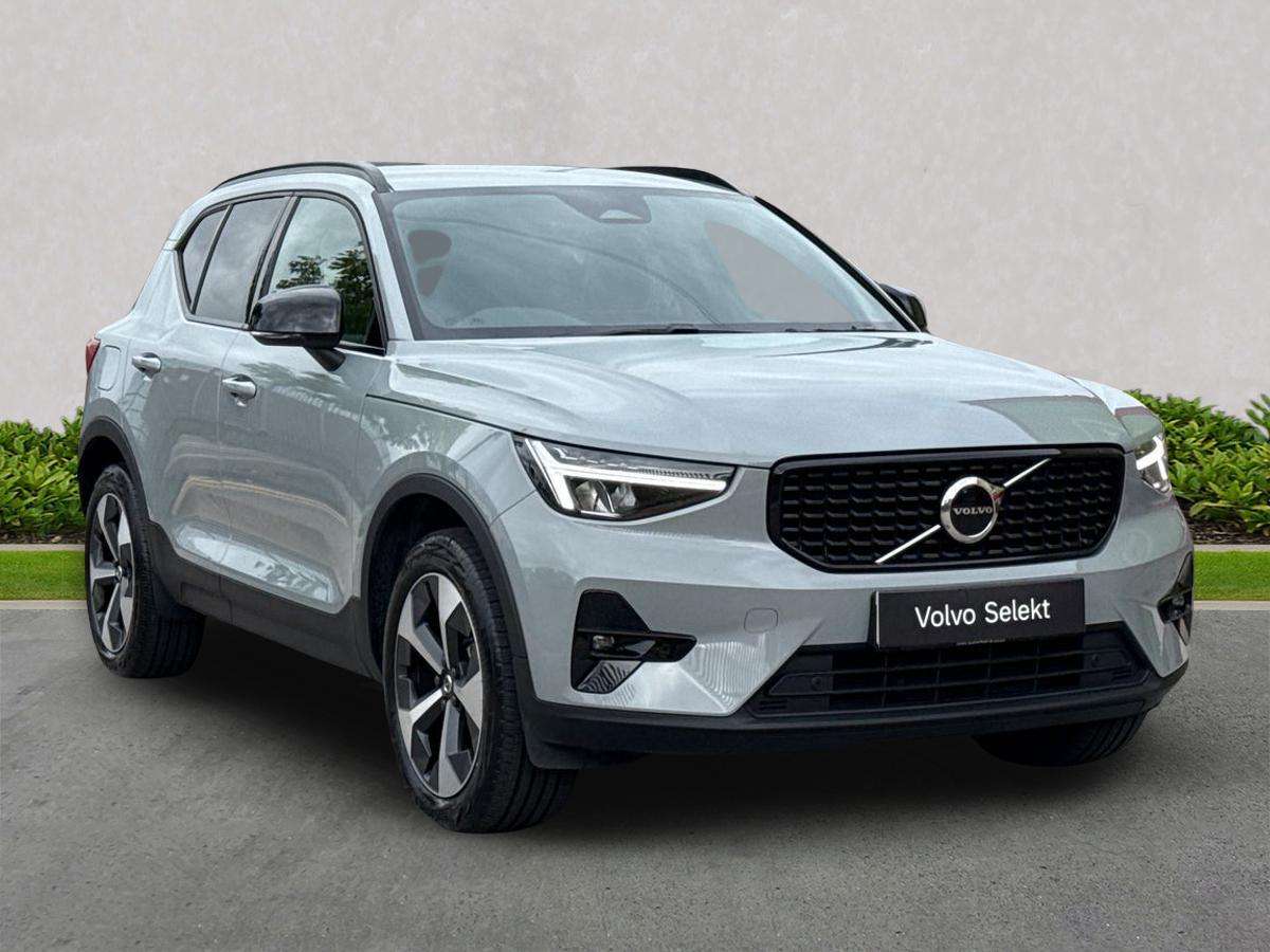 VOLVO XC40 ESTATE 2.0 B4P Plus Dark 5Dr Auto