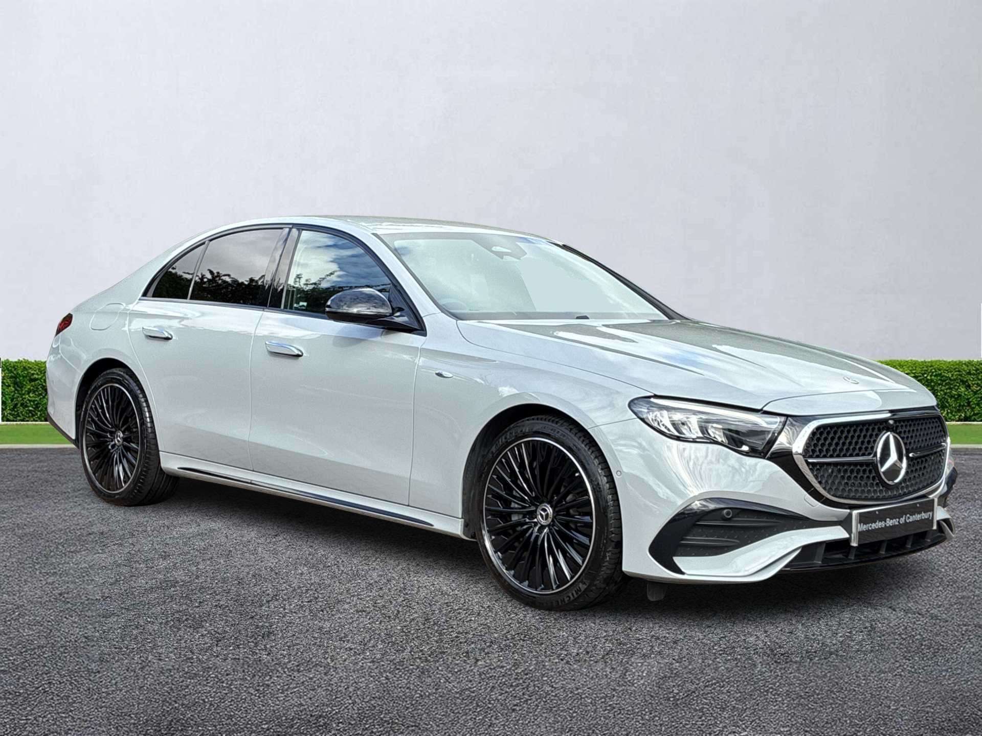 MERCEDES-BENZ E CLASS SALOON E300E Urban Edition 4Dr 9G-Tronic