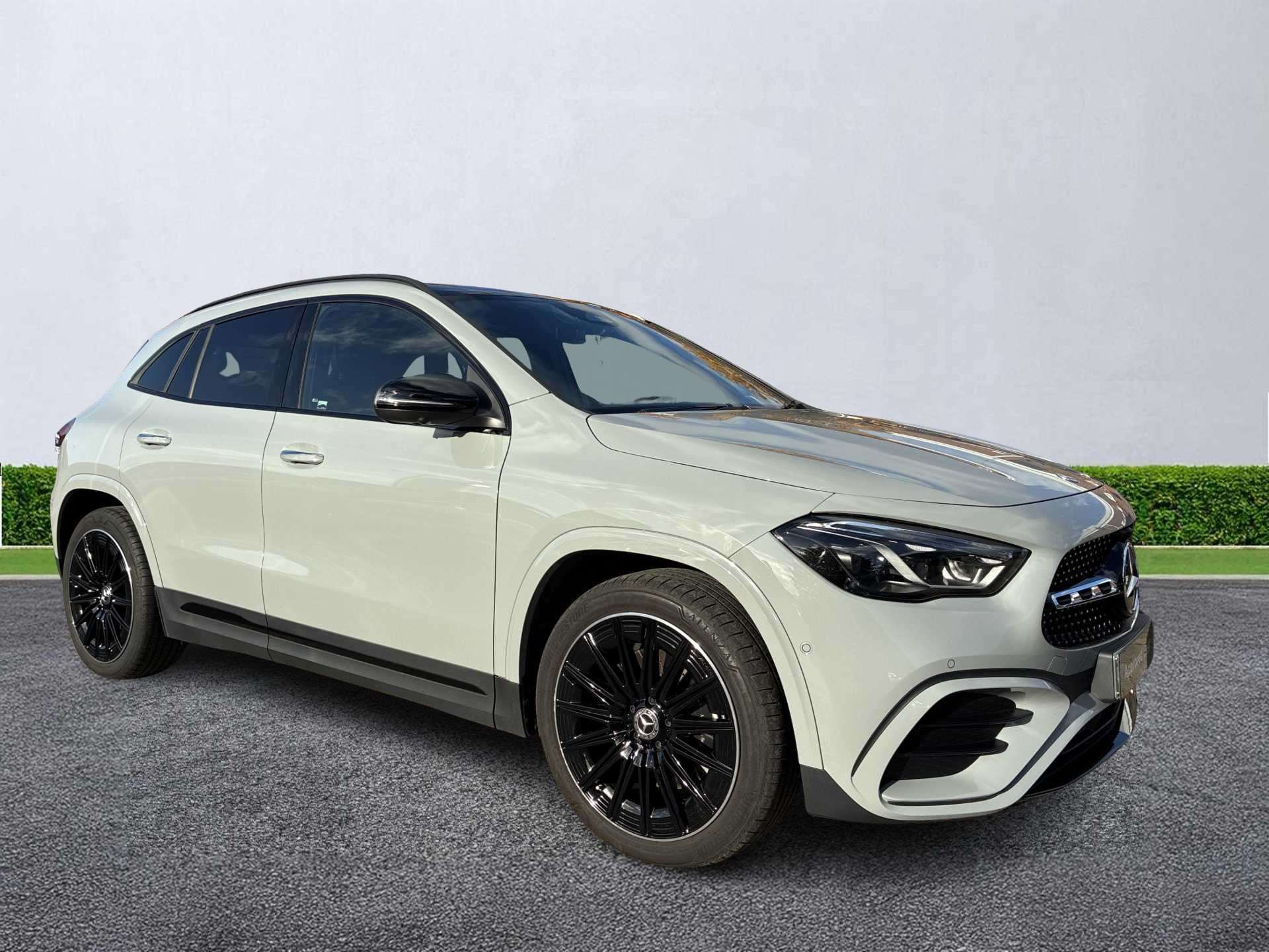 MERCEDES-BENZ GLA DIESEL HATCHBACK GLA 220d 4Matic AMG Line Premium Plus 5dr Auto
