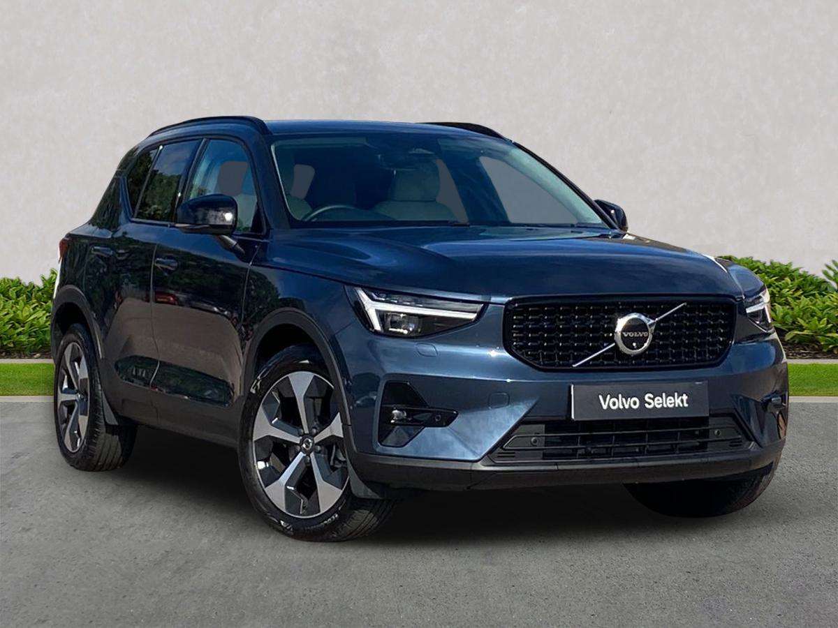 VOLVO XC40 ESTATE 2.0 B4P Plus Pro Dark 5Dr Auto