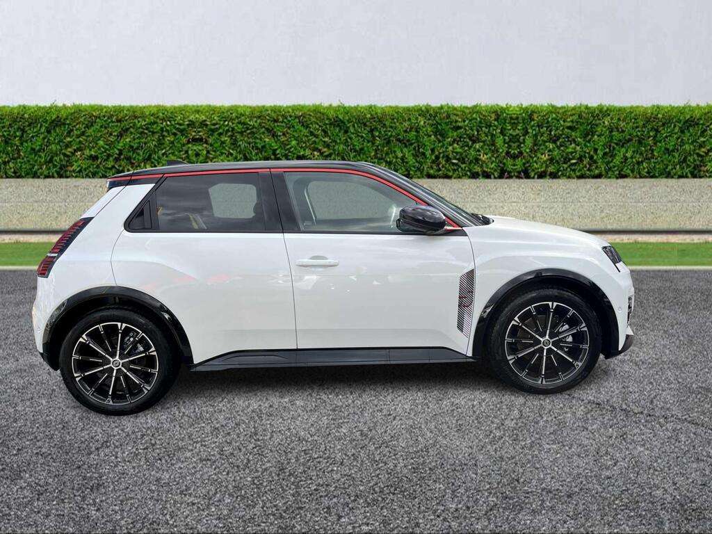 Dealer New RENAULT 5 90Kw Iconic Five Urban Range 40Kwh 5Dr Auto 2025 ...