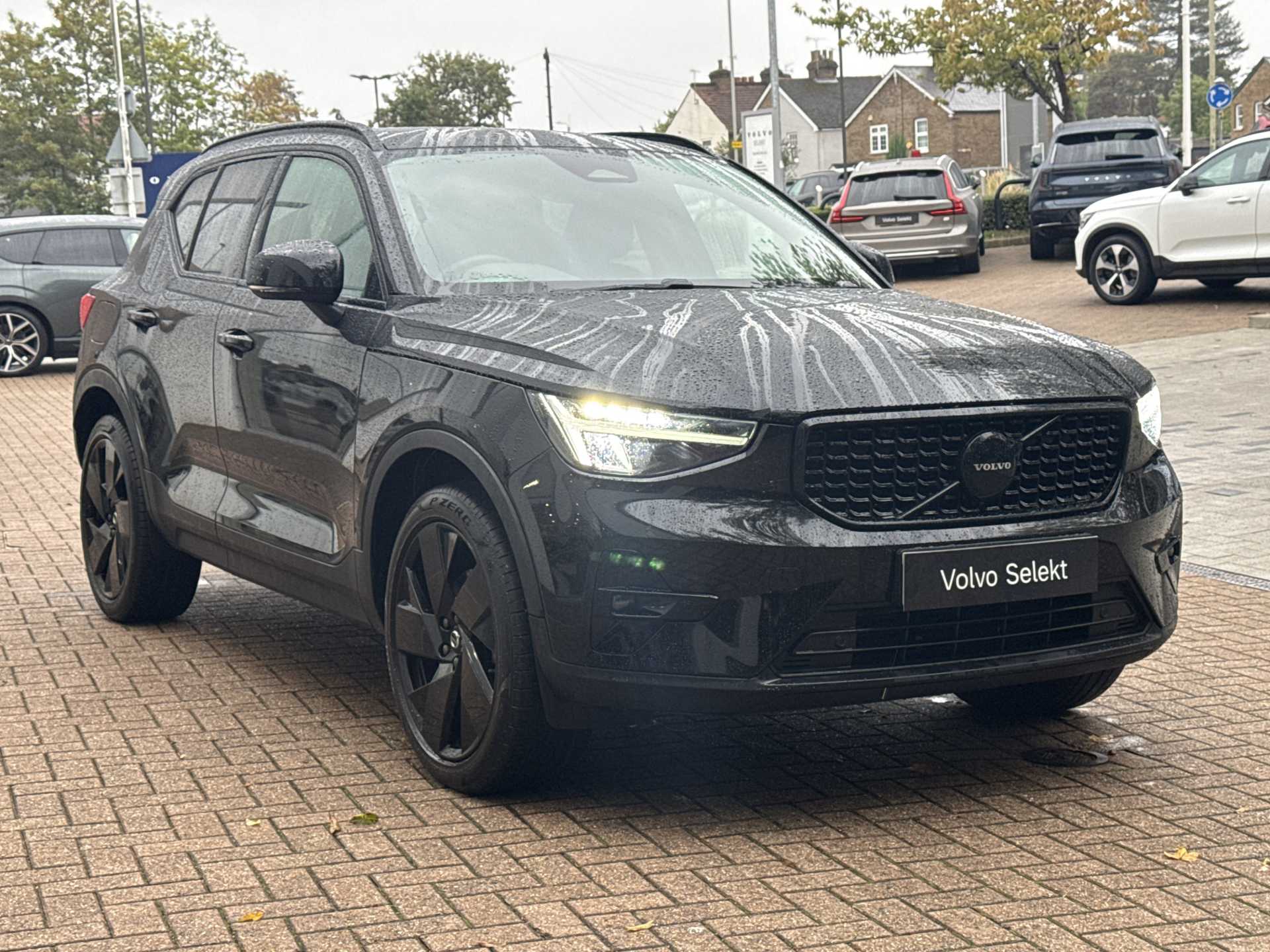 VOLVO XC40 ESTATE 2.0 B4P Plus Black Edition 5Dr Auto