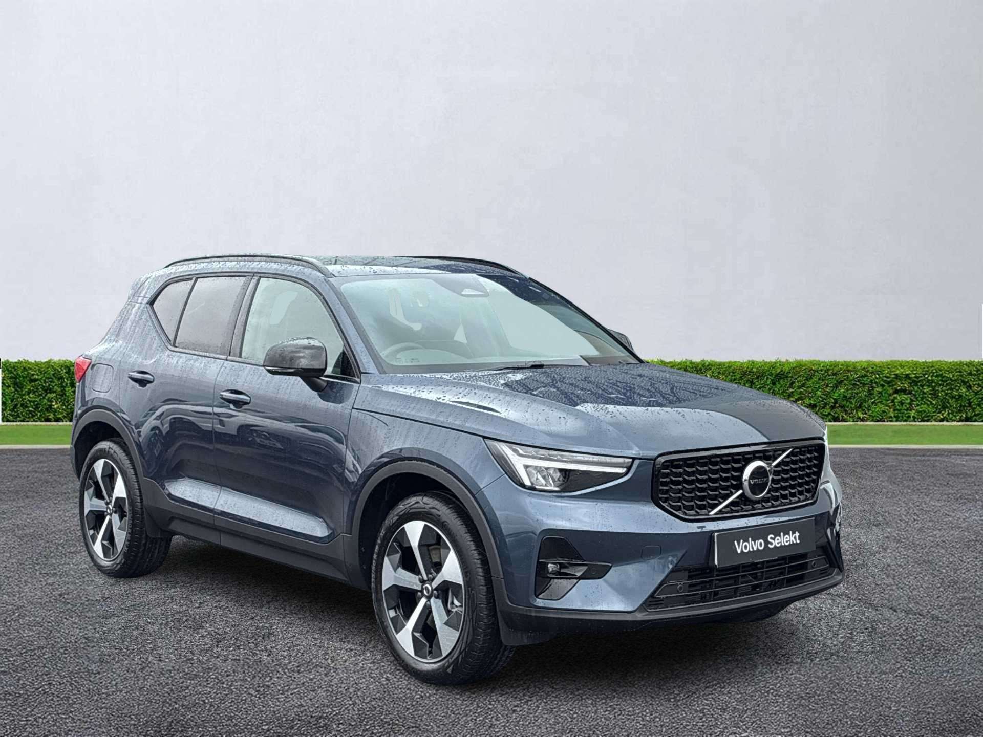 VOLVO XC40 ESTATE 2.0 B3P Plus Dark 5Dr Auto