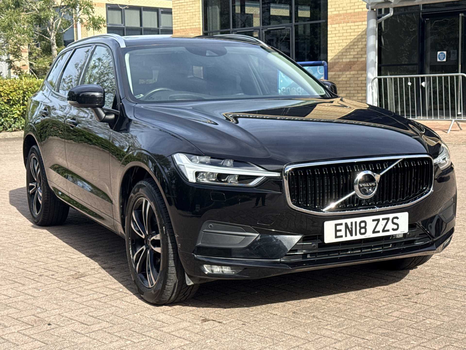 VOLVO XC60 DIESEL ESTATE 2.0 D4 Momentum Pro 5Dr Awd Geartronic