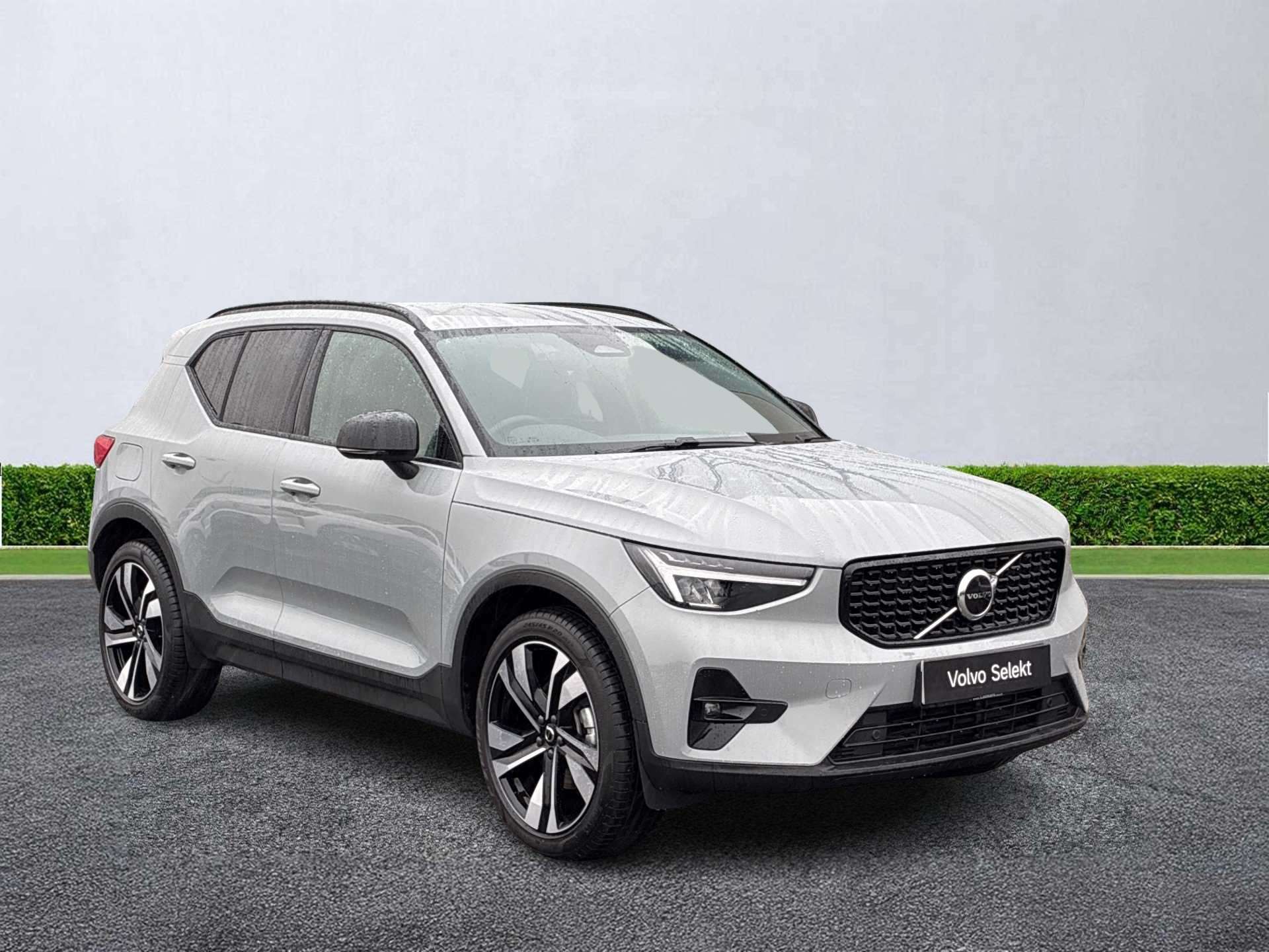 VOLVO XC40 ESTATE 2.0 B3P Plus Dark 5Dr Auto