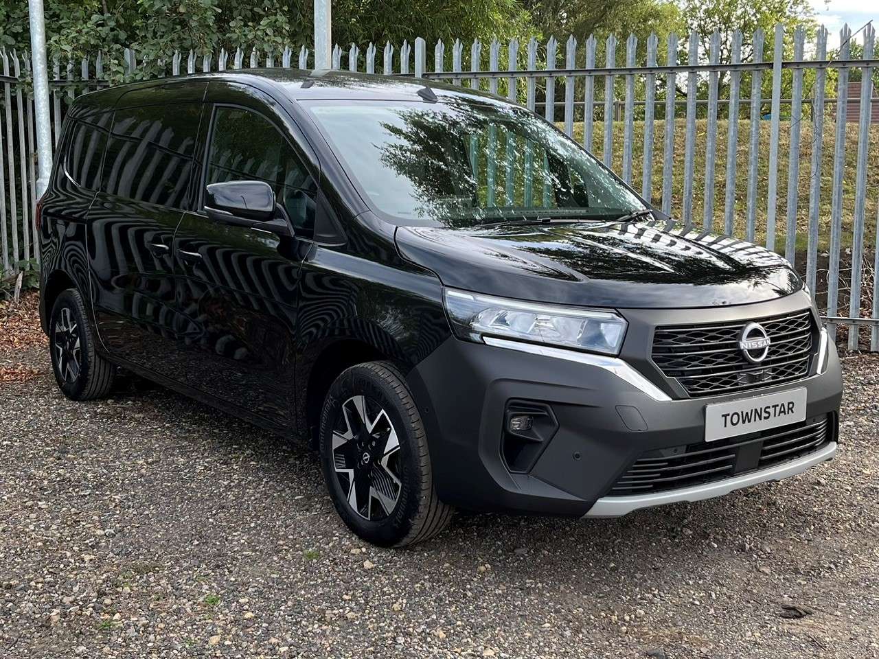 NISSAN TOWNSTAR L2 PETROL 1.3 Tekna Van [Safety]