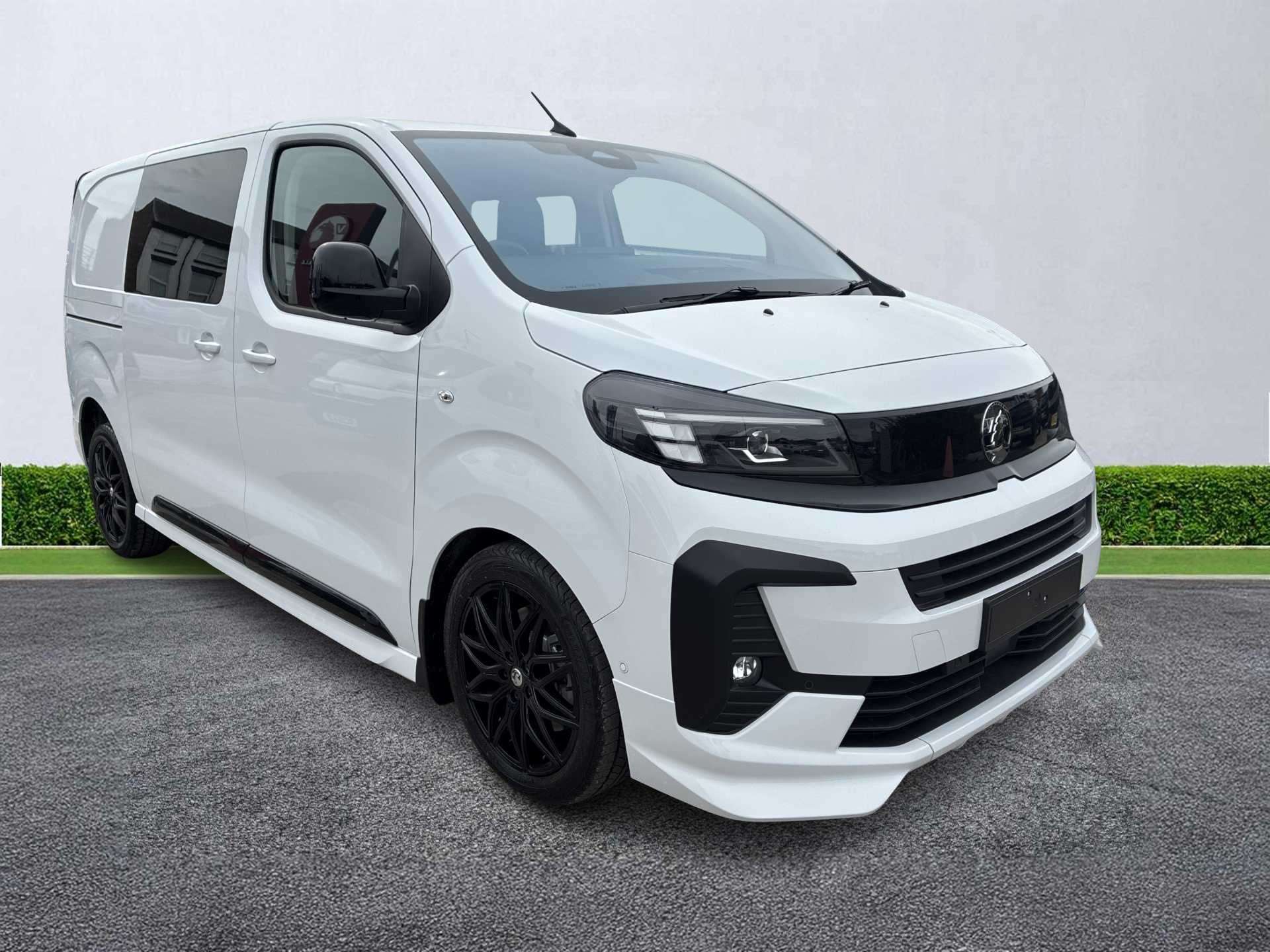 VAUXHALL VIVARO M DIESEL SPECIAL EDITION 2.2 Turbo D 180 Gs H1 Double Cab Auto