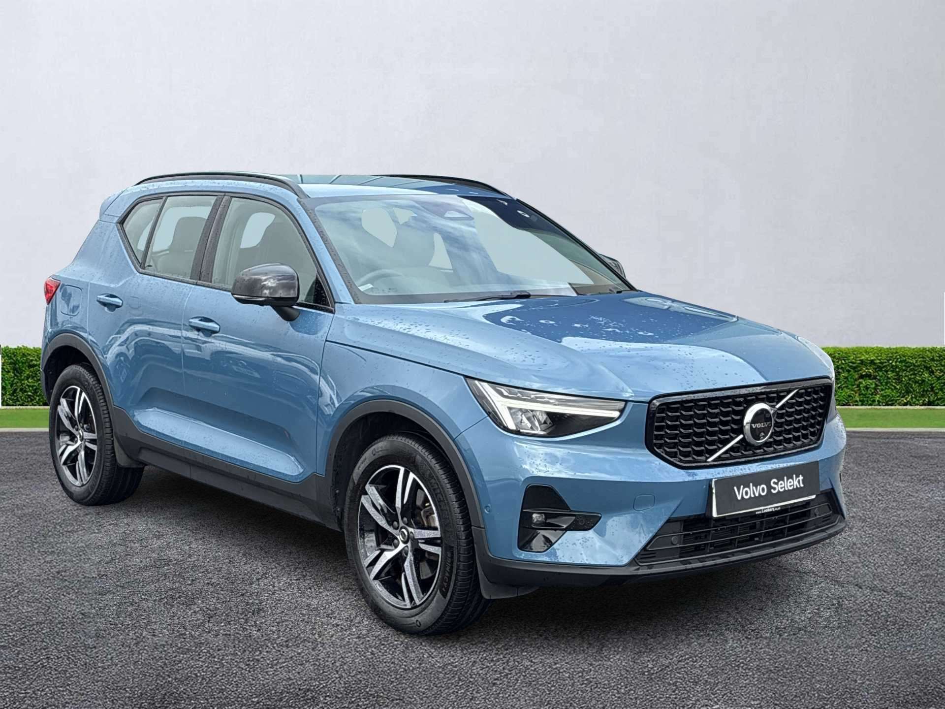 VOLVO XC40 ESTATE 2.0 B3P Plus Dark 5Dr Auto