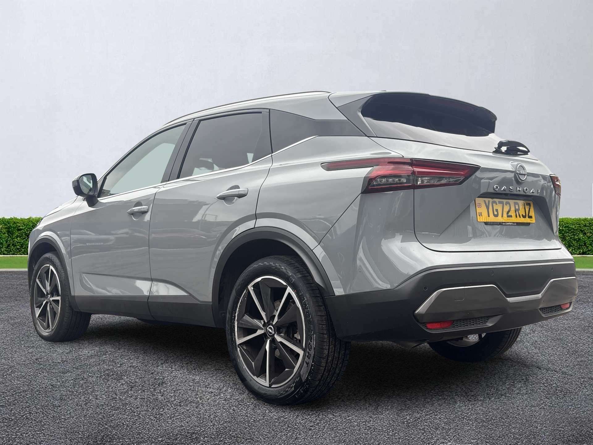 NISSAN QASHQAI HATCHBACK 1.3 DiG-T MH Tekna 5dr