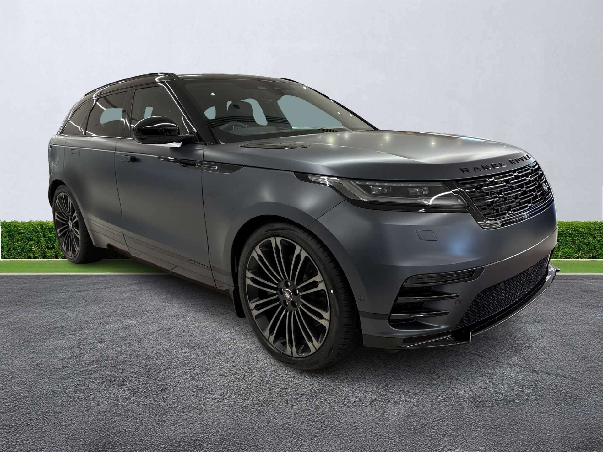 LAND ROVER RANGE ROVER VELAR DIESEL ESTATE 3.0 D300 Mhev Belgravia Edition 5Dr Auto