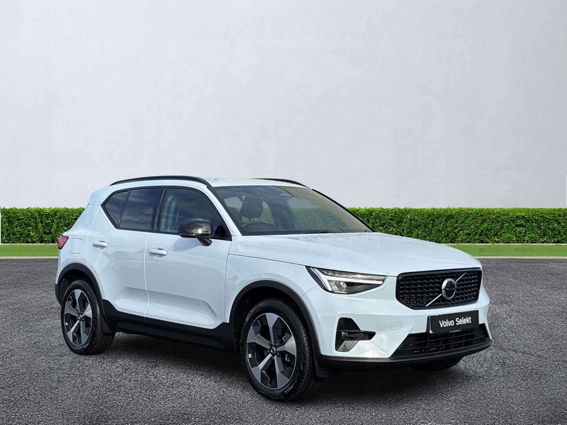 VOLVO XC40 ESTATE 2.0 B3P Plus Dark 5Dr Auto