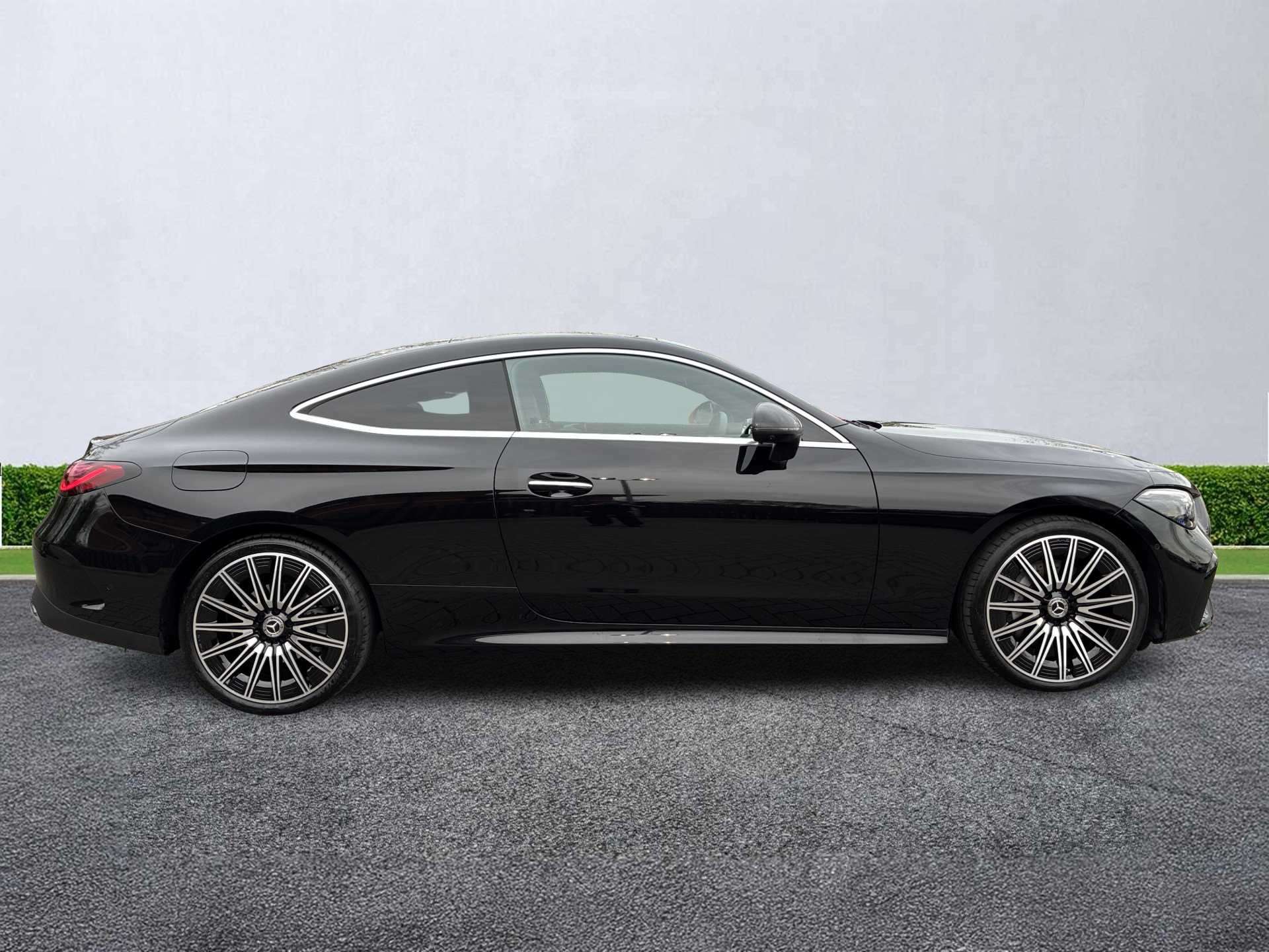 Used MERCEDES-BENZ CLE Cle 200 Amg Line Premium Plus 2Dr 9G-Tronic 2025 ...